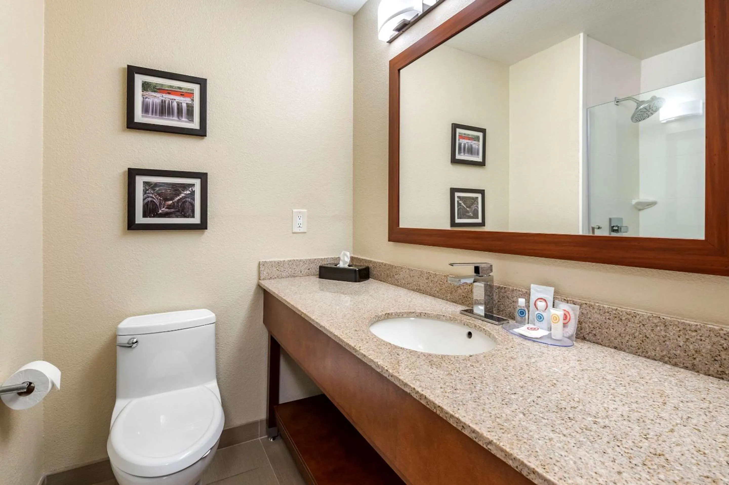 King Room - Non-Smoking in Comfort Inn La Porte