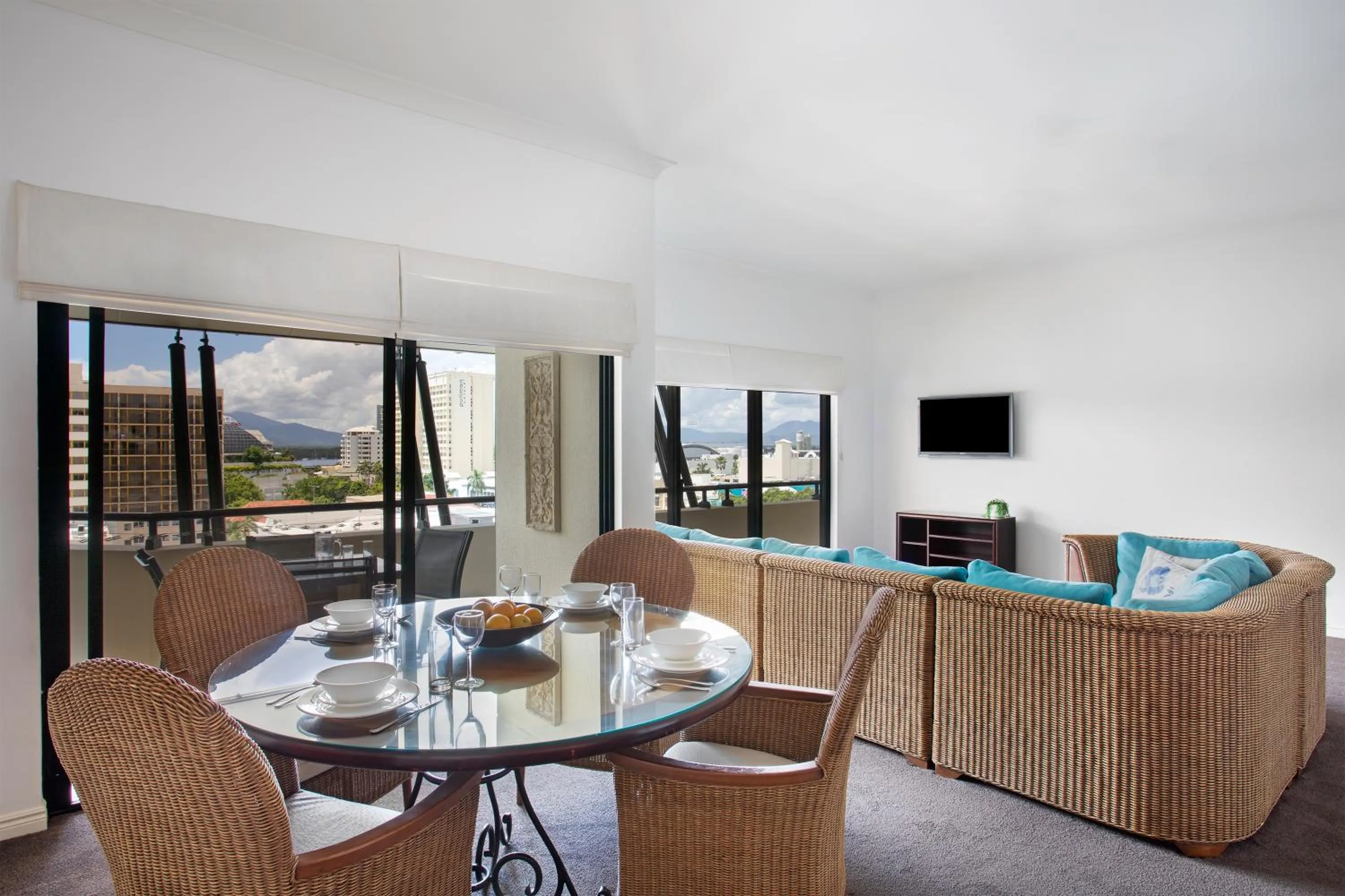 Two-Bedroom Apartment with City View - Dual Key in Mantra Esplanade