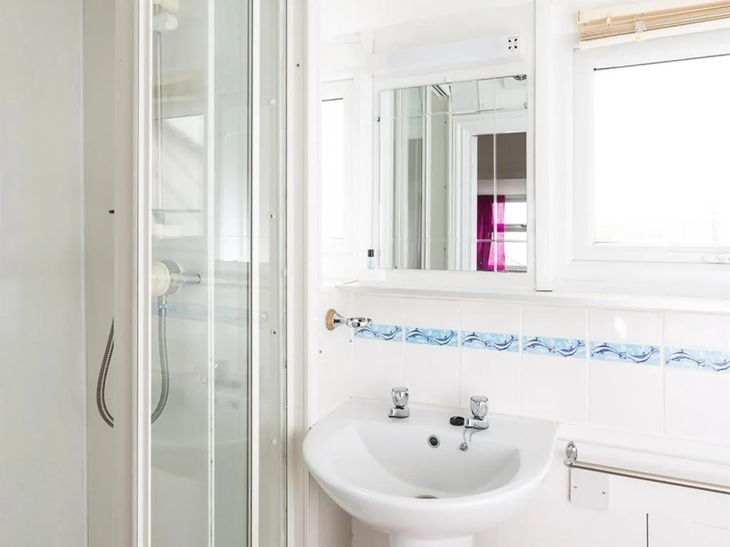 Double Room with Private Bathroom in Beach House B&B