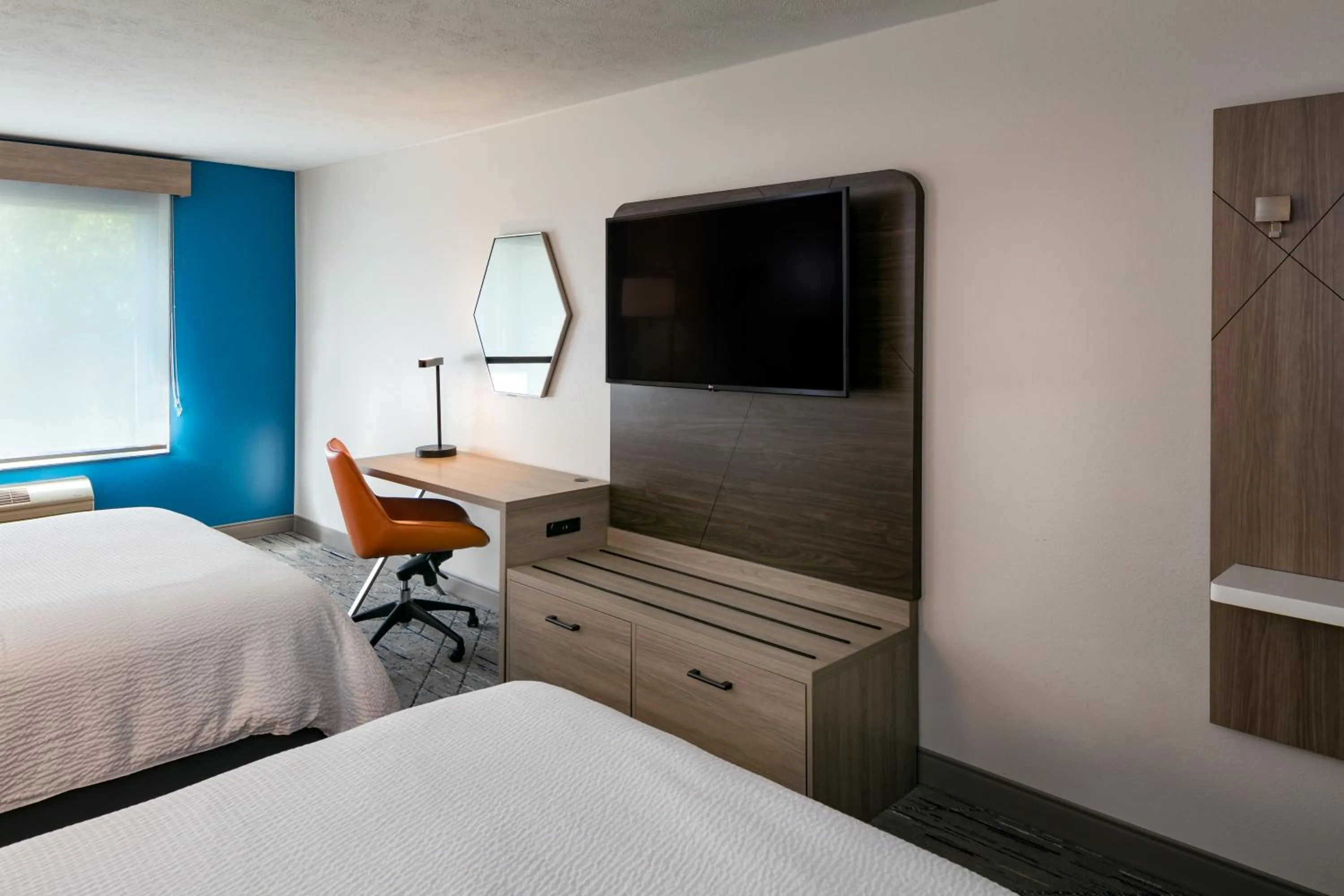 Standard Room with Two Queen Beds in Holiday Inn Express Lewiston by IHG