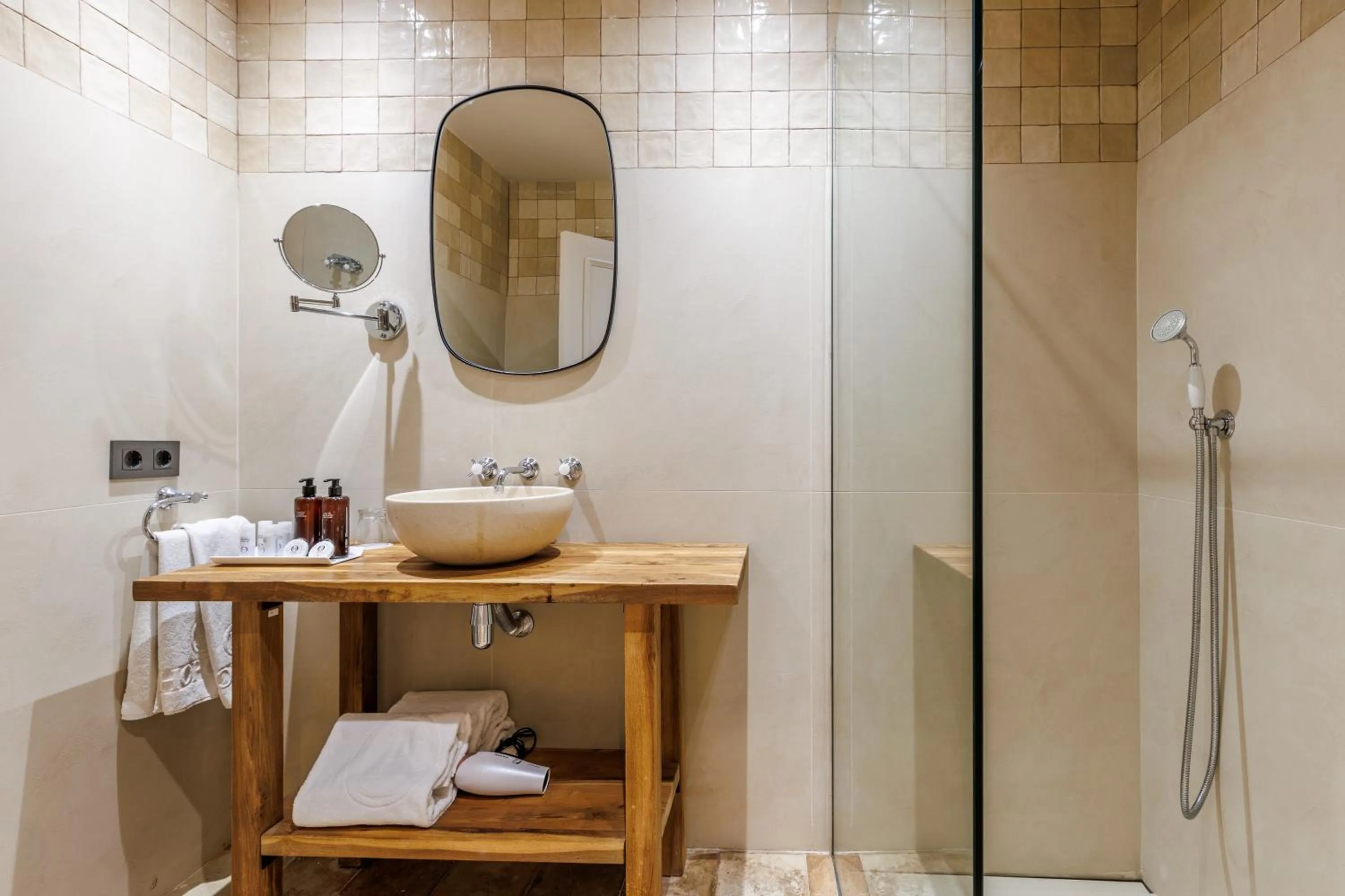 Junior Suite with Sea View and Balcony in Hoposa Uyal 4 Sup