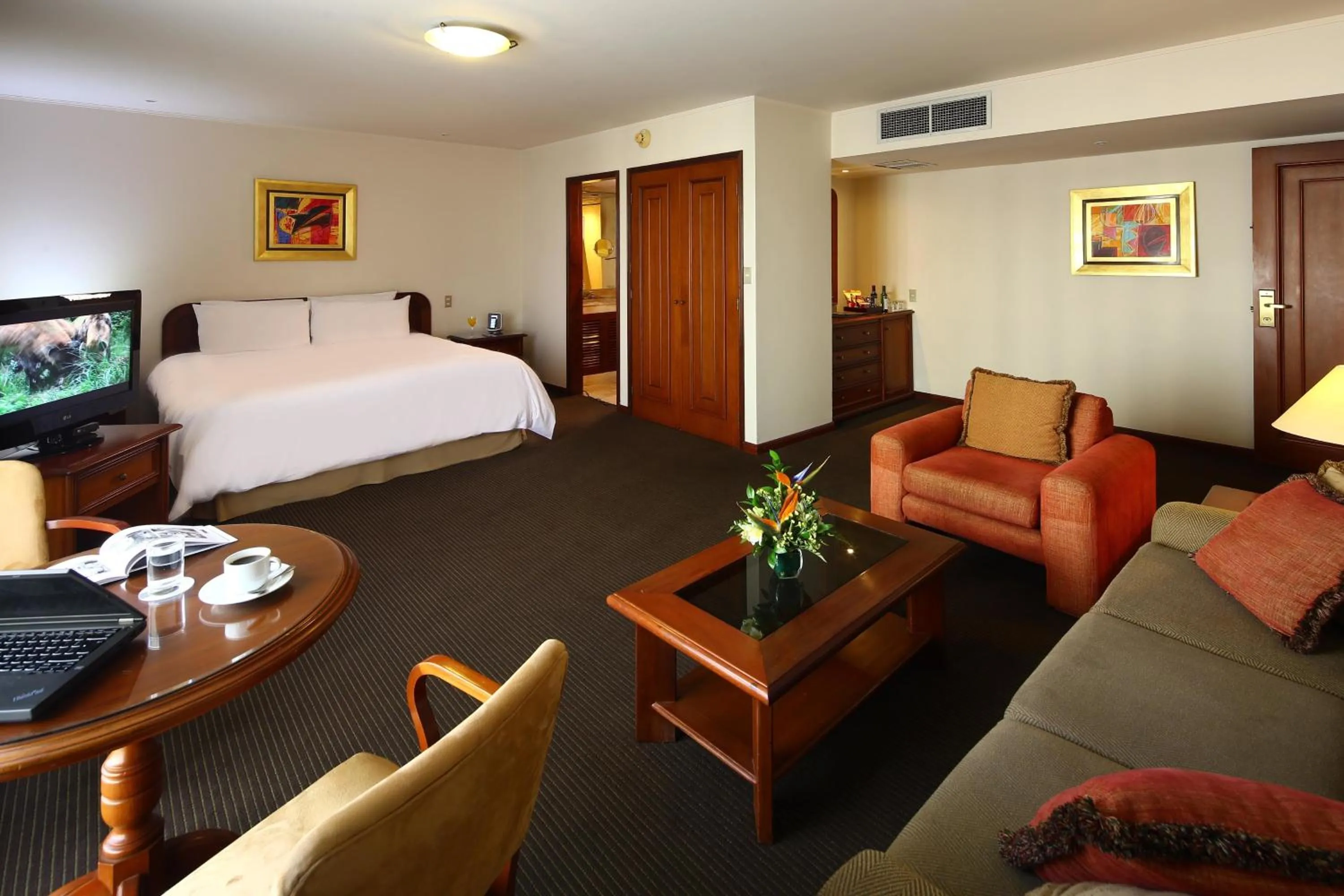 Deluxe King Room in BTH Hotel Lima Golf