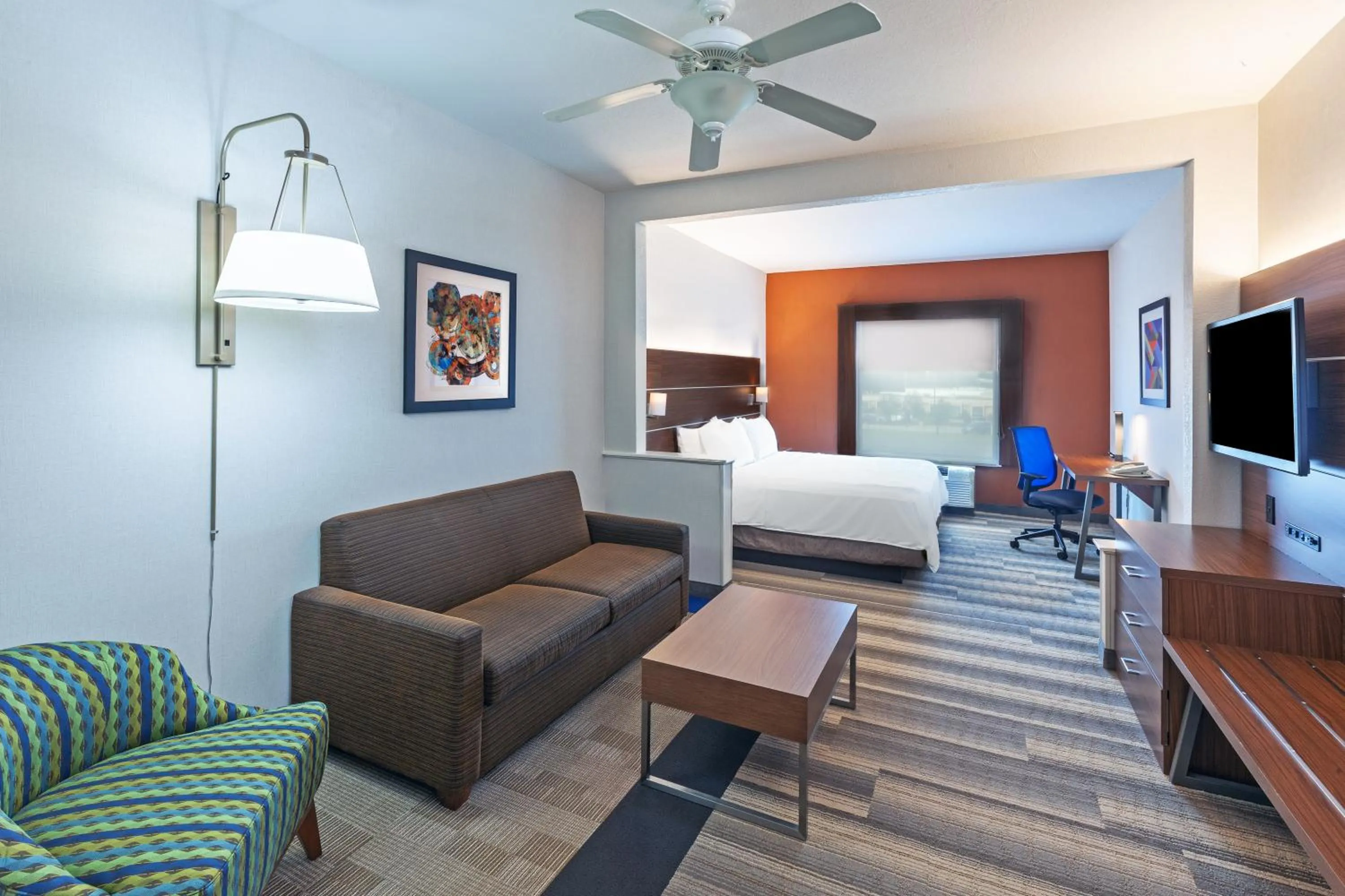 Mini King Suite - Non-Smoking in Holiday Inn Express Hotel and Suites Jasper by IHG