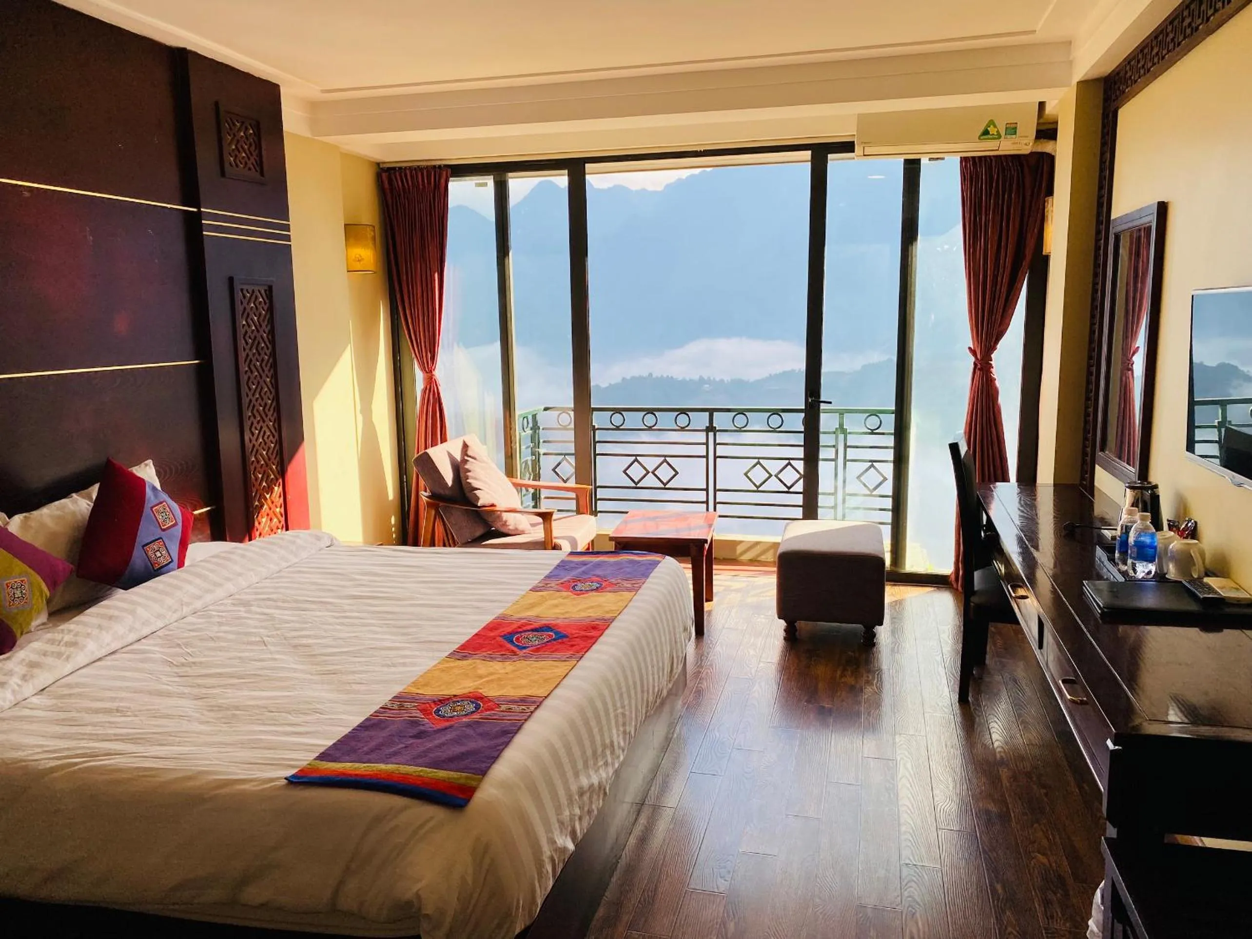 Deluxe Double or Twin Room with Mountain View in Sapa Vista Hotel