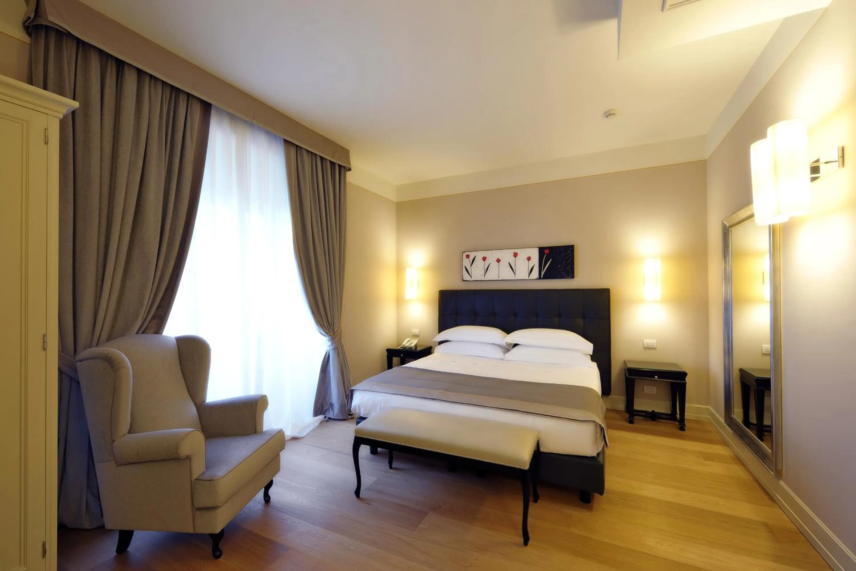 Superior Double Room with Spa Access - single occupancy in Hotel Palazzo San Lorenzo & Spa