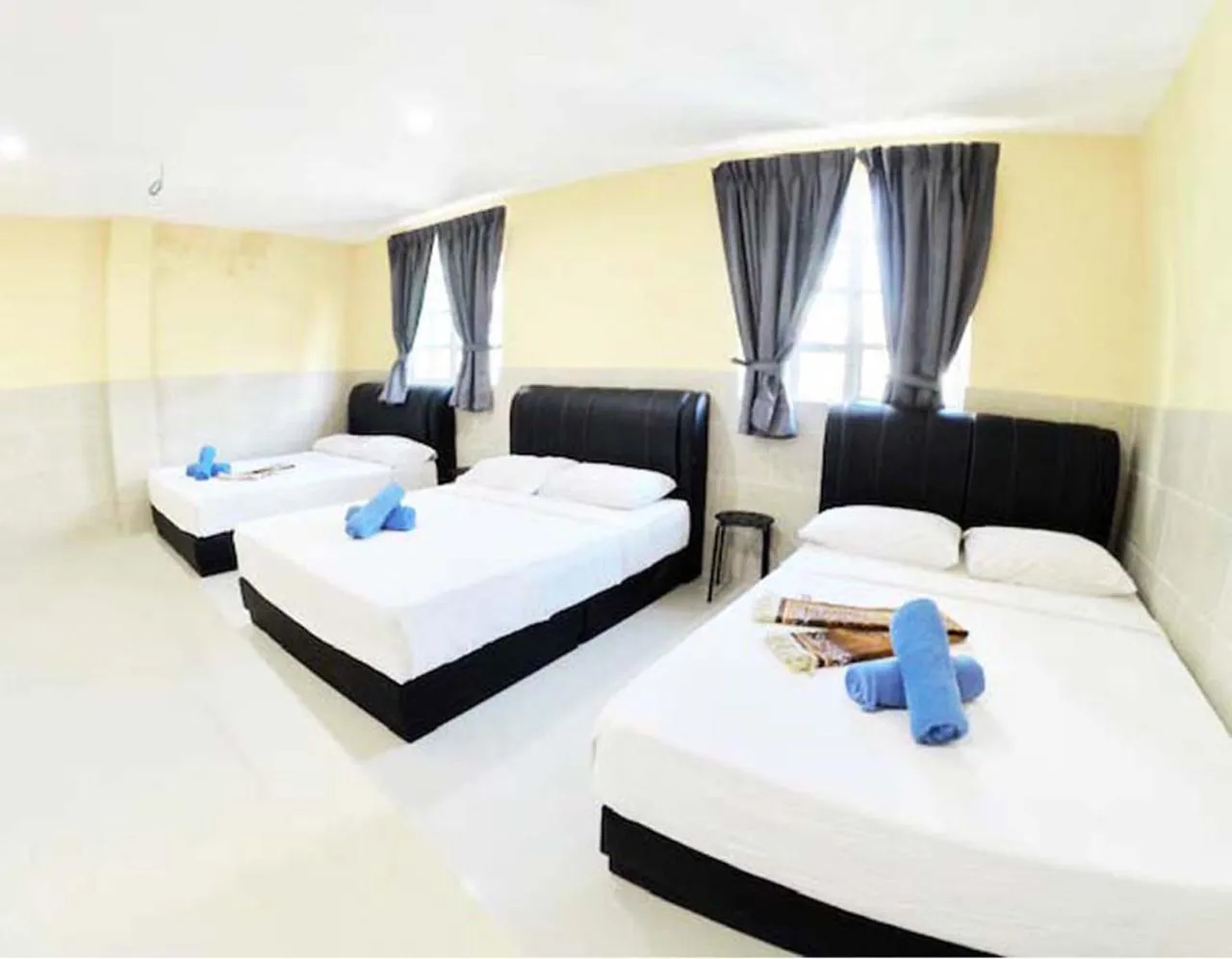 Deluxe Family Room in Adamson Park Hotel