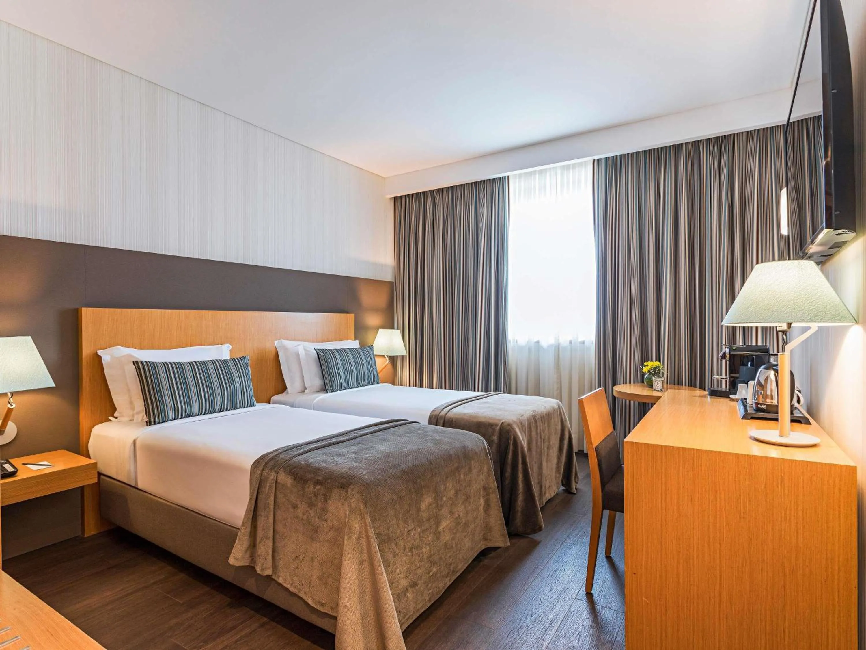 Privilege Twin Room in Mercure Lisboa Almada