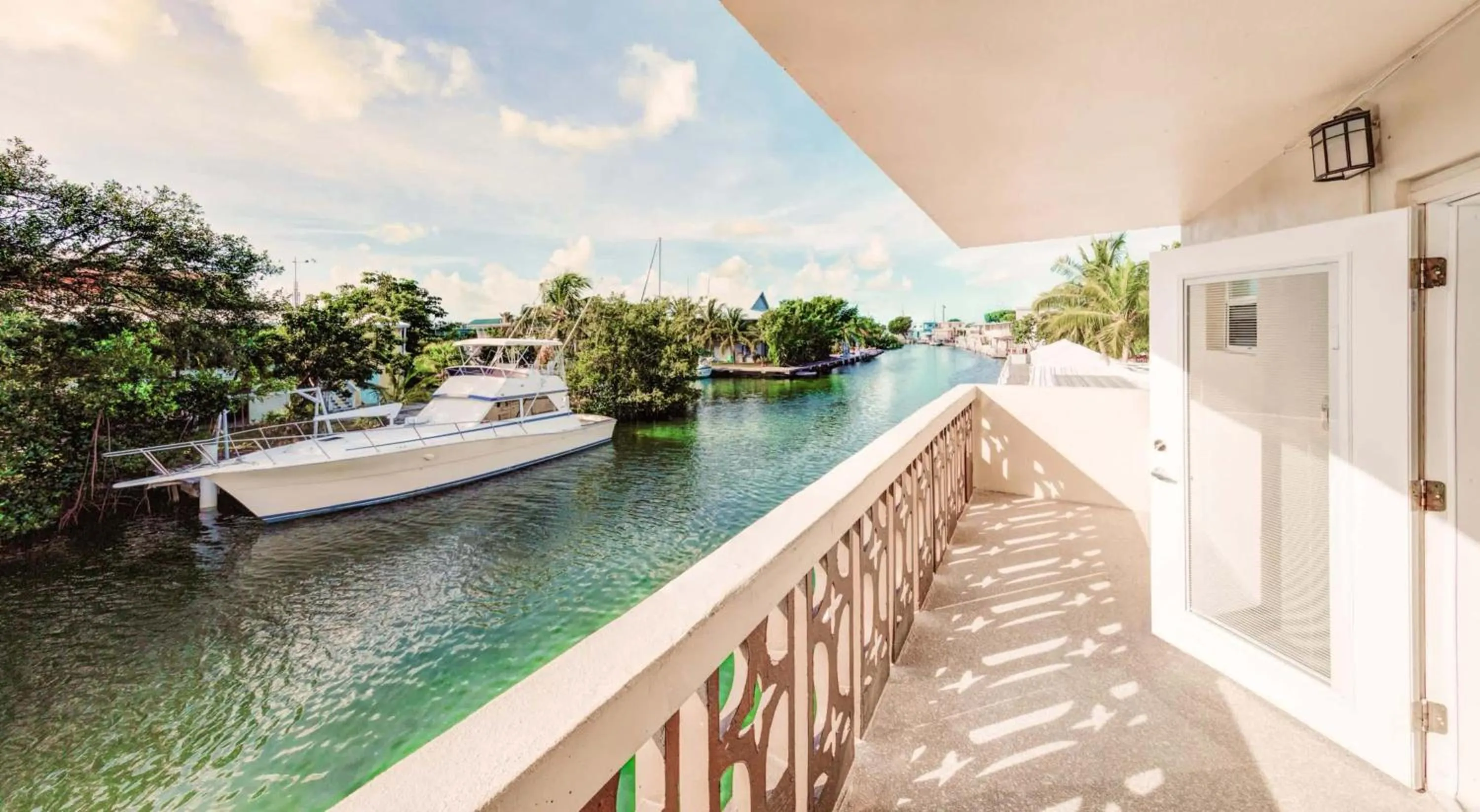 Two Queen Beds Water View in Creekside Inn