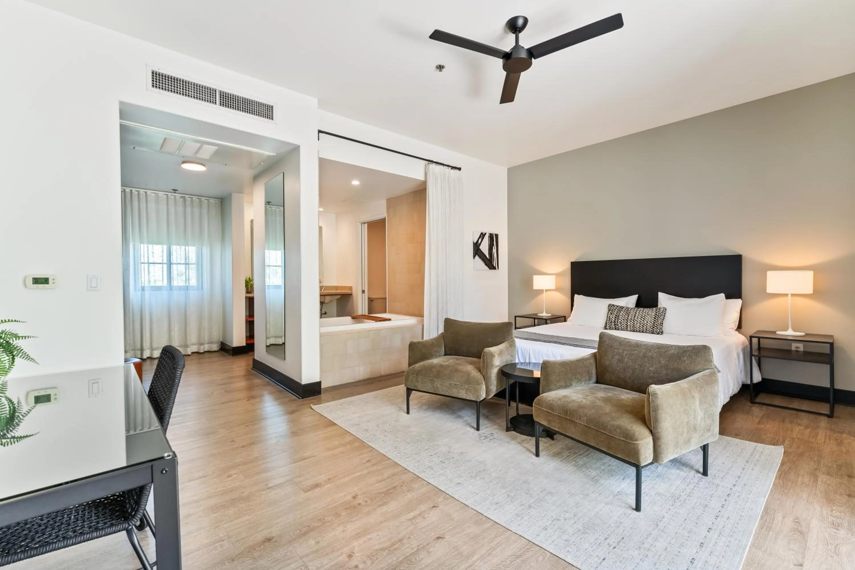 Deluxe King  in Hotel Casa 425 + Lounge, A Four Sisters Inn