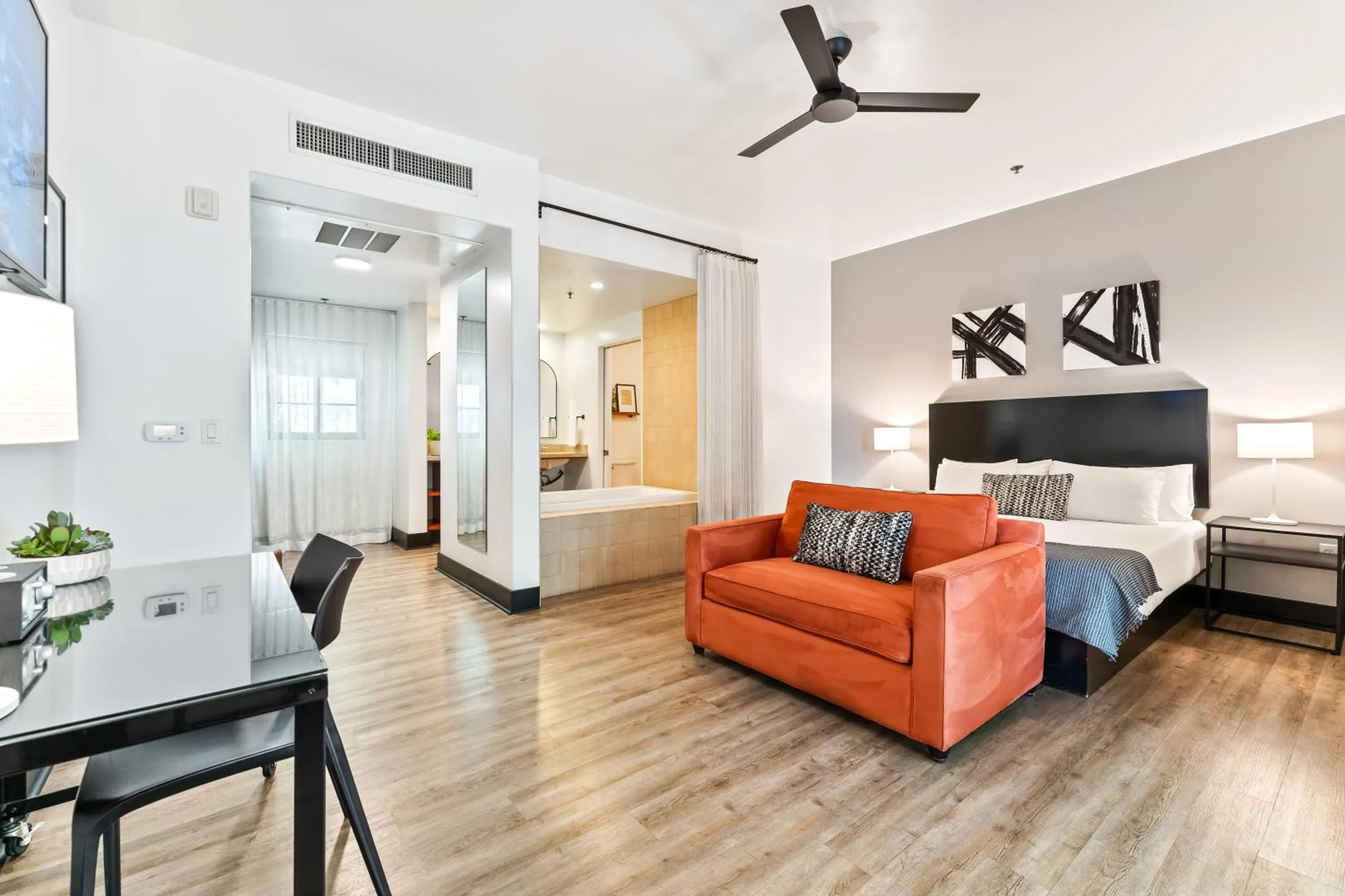 Courtyard King + Twin in Hotel Casa 425 + Lounge, A Four Sisters Inn