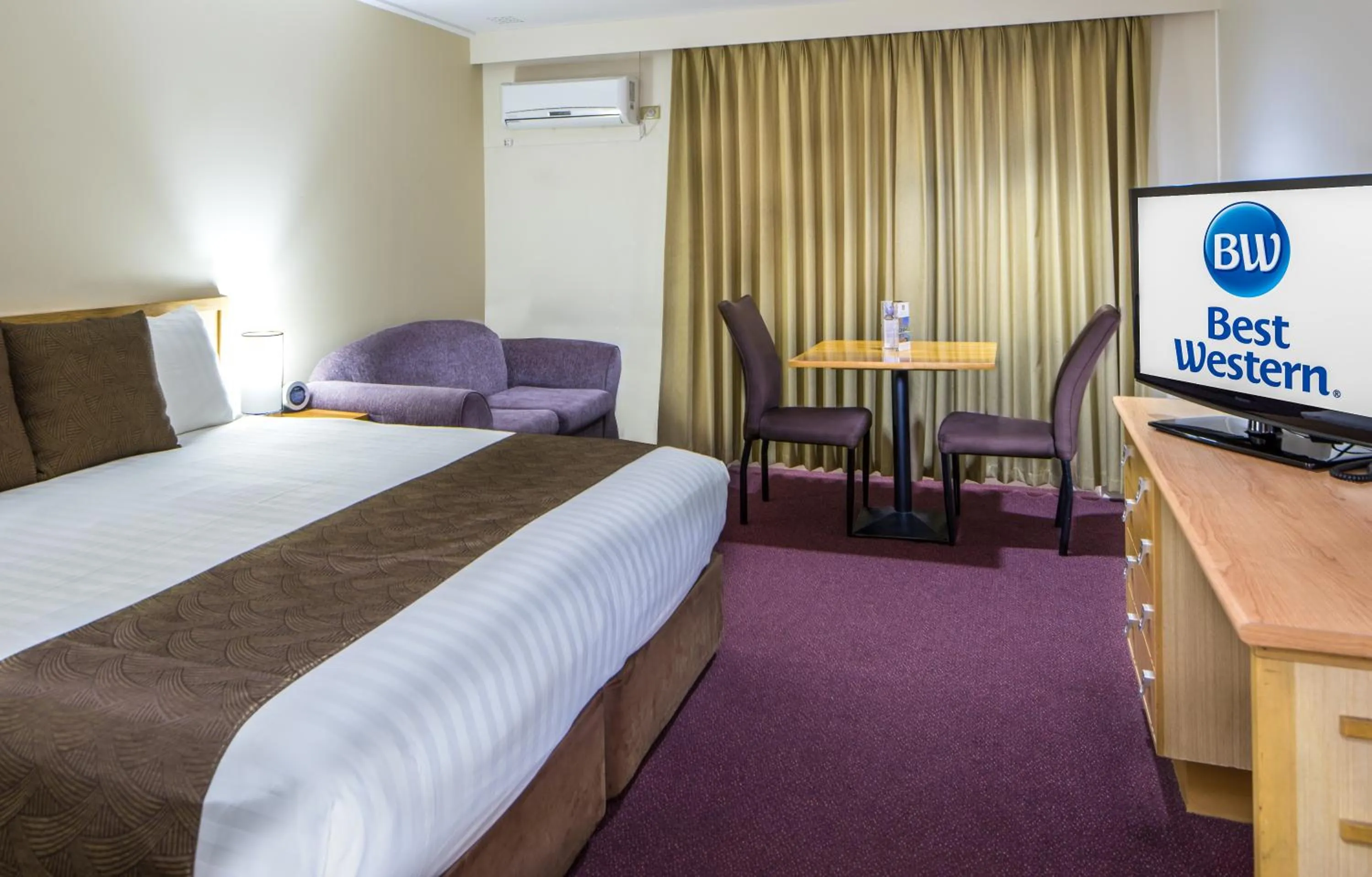 Executive King Room in Hospitality Geraldton SureStay Collection by Best Western