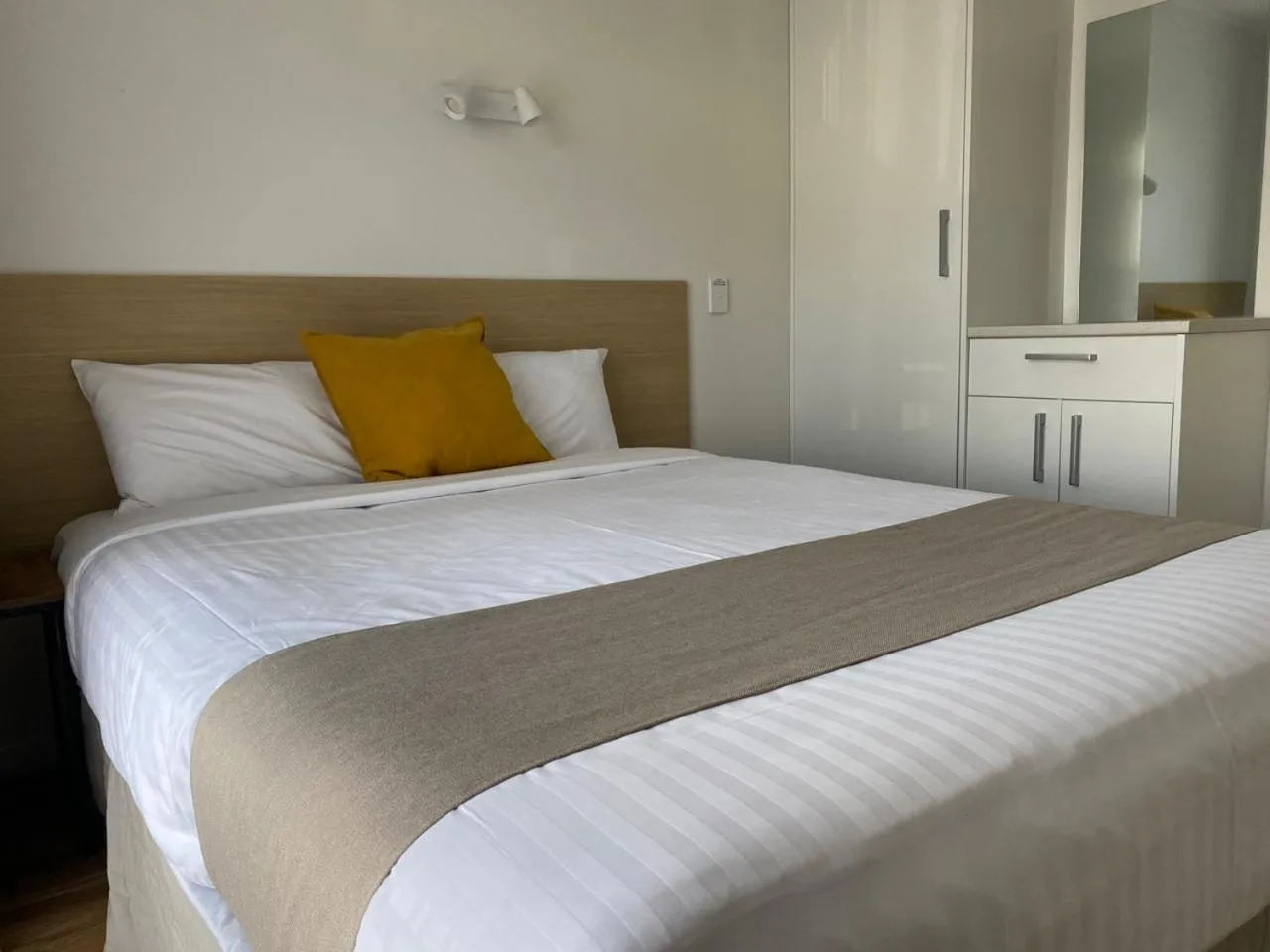 One-Bedroom Family Apartment in Ocean Inn Motel