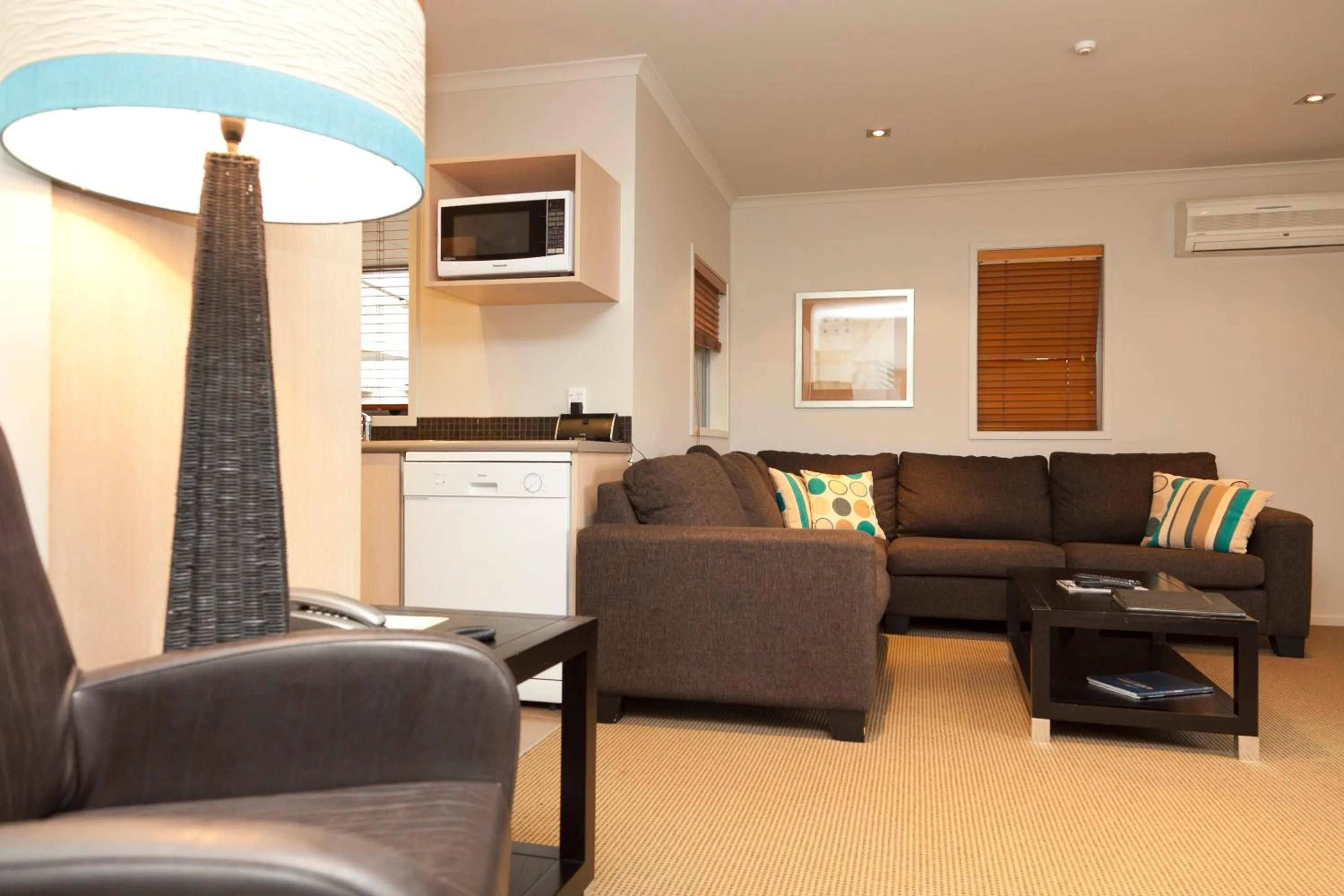 Deluxe Three-Bedroom Apartment in Beechtree Motel