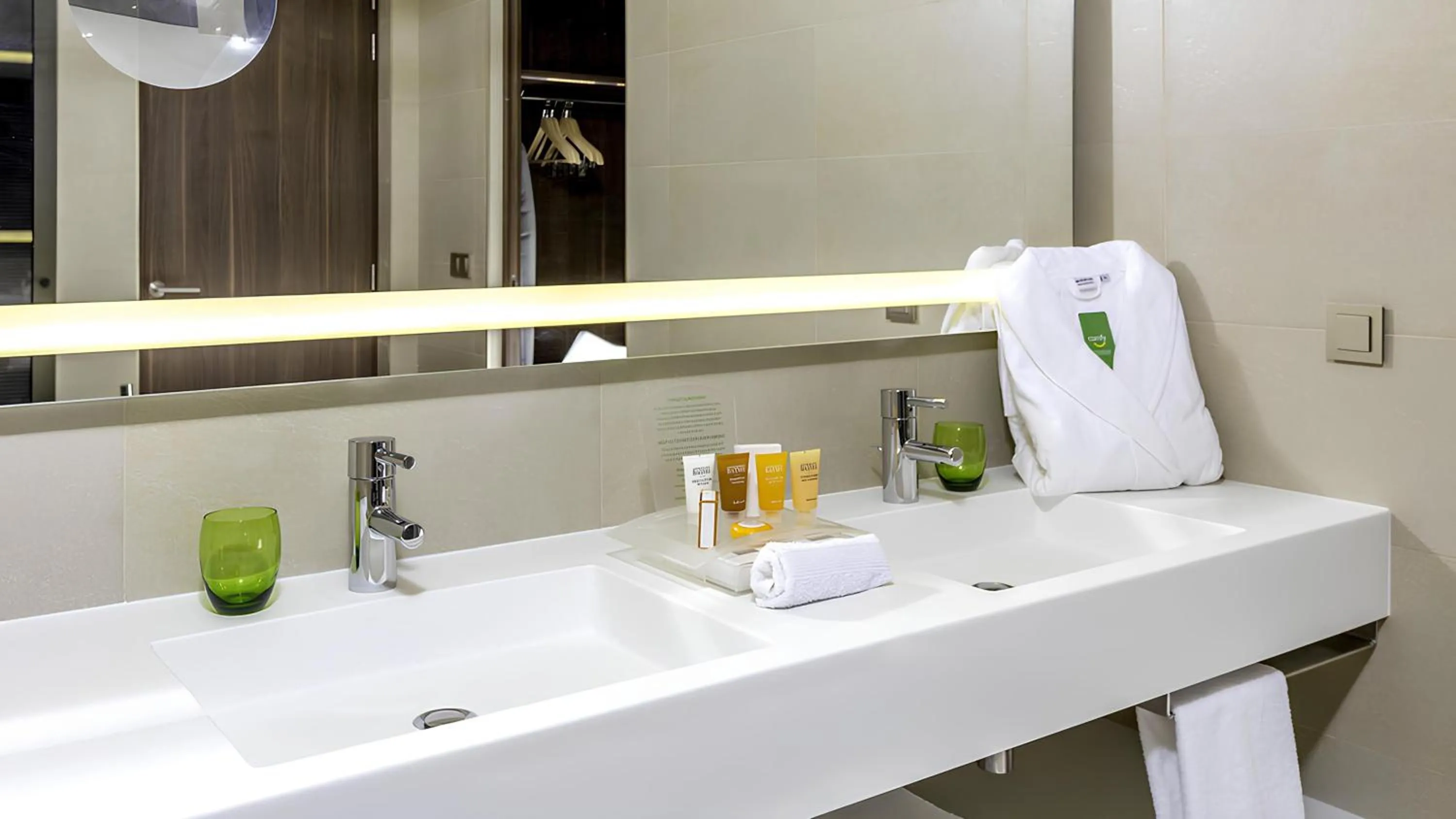 Queen Suite in Holiday Inn Algiers - Cheraga Tower by IHG