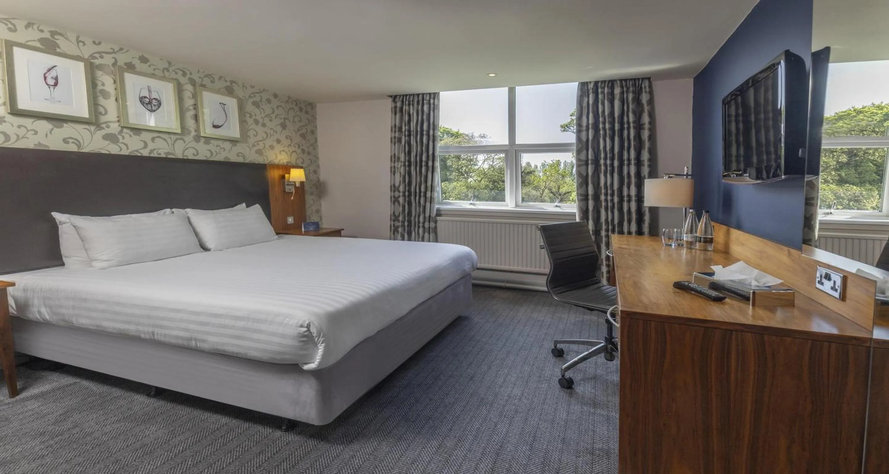 King Suite in Hull Humber View Hotel, BW Signature Collection
