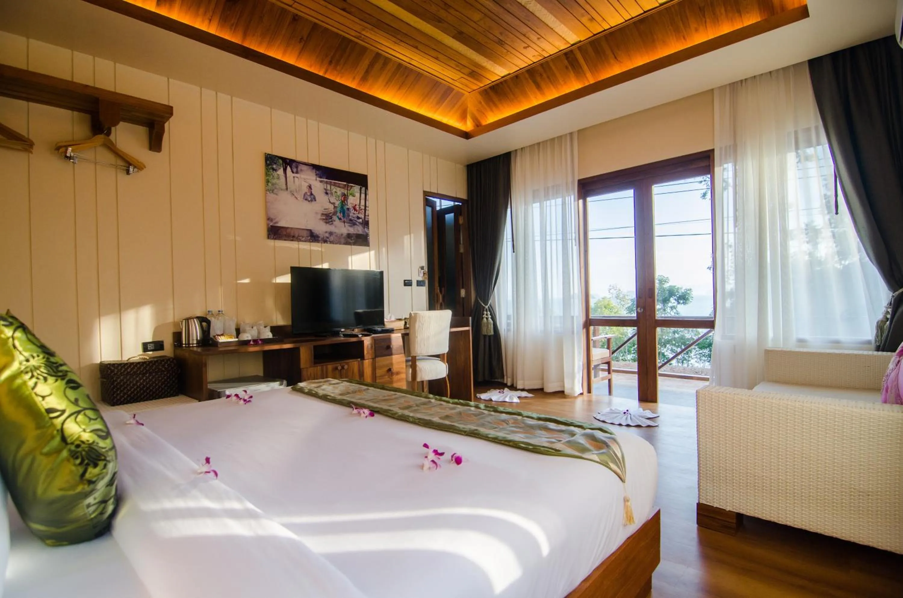 Grand Superior Room in Koh Yao Yai Hillside Resort