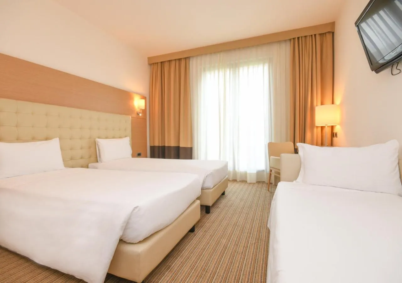 Quintuple Room in TH Lazise - Hotel Parchi Del Garda