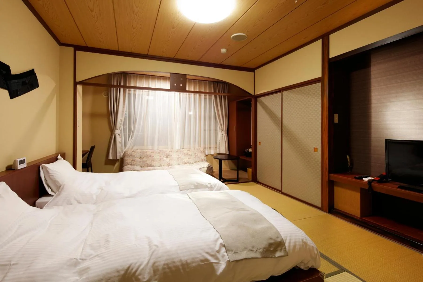 Triple Room with Private Bathroom (Twin D) in Yunokawa Onsen Emi Hakodateya