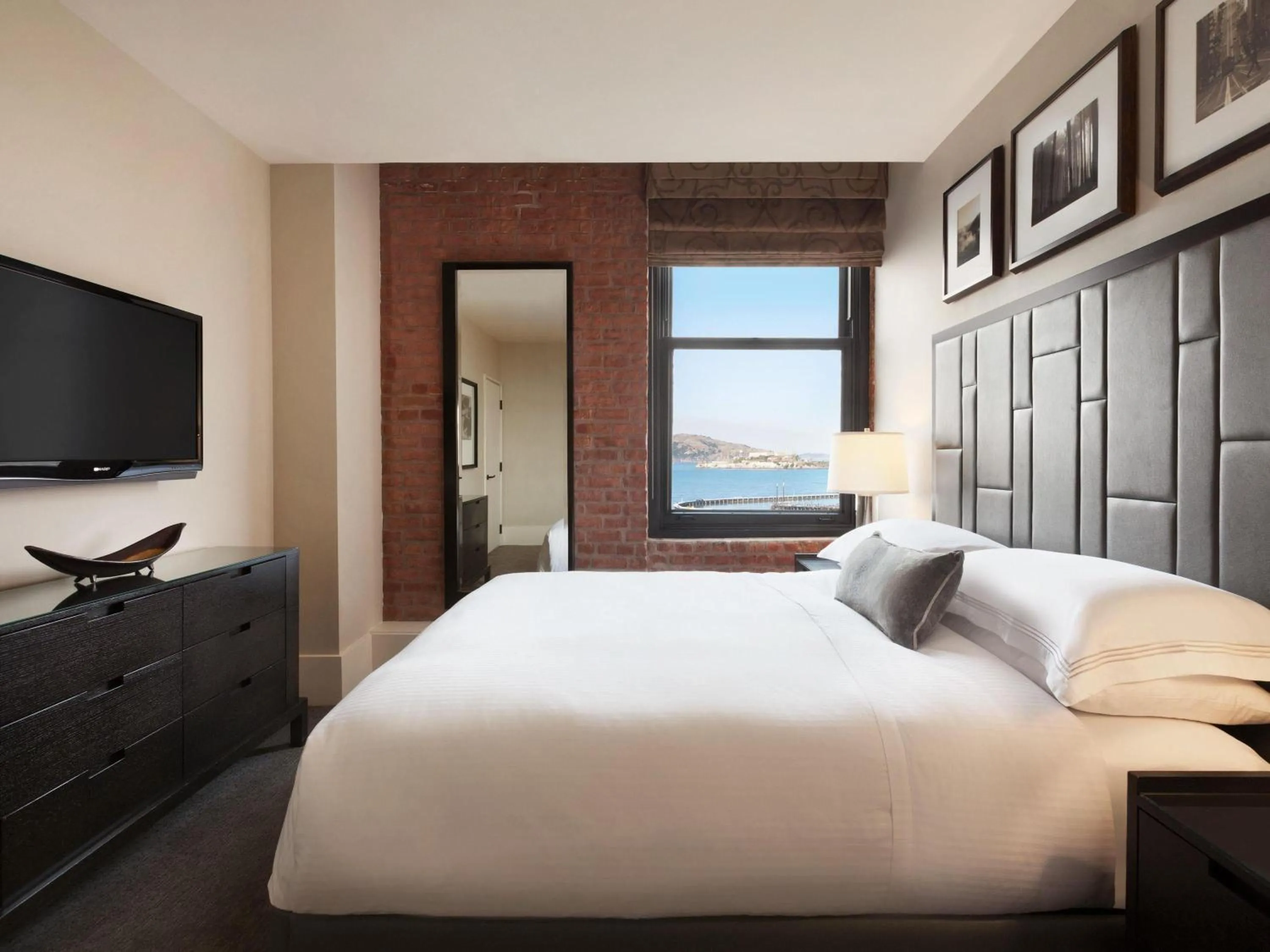 Two Bedroom Bay View Residence with Two King Beds and Sofa bed in The Fairmont Heritage Place Ghirardelli Square