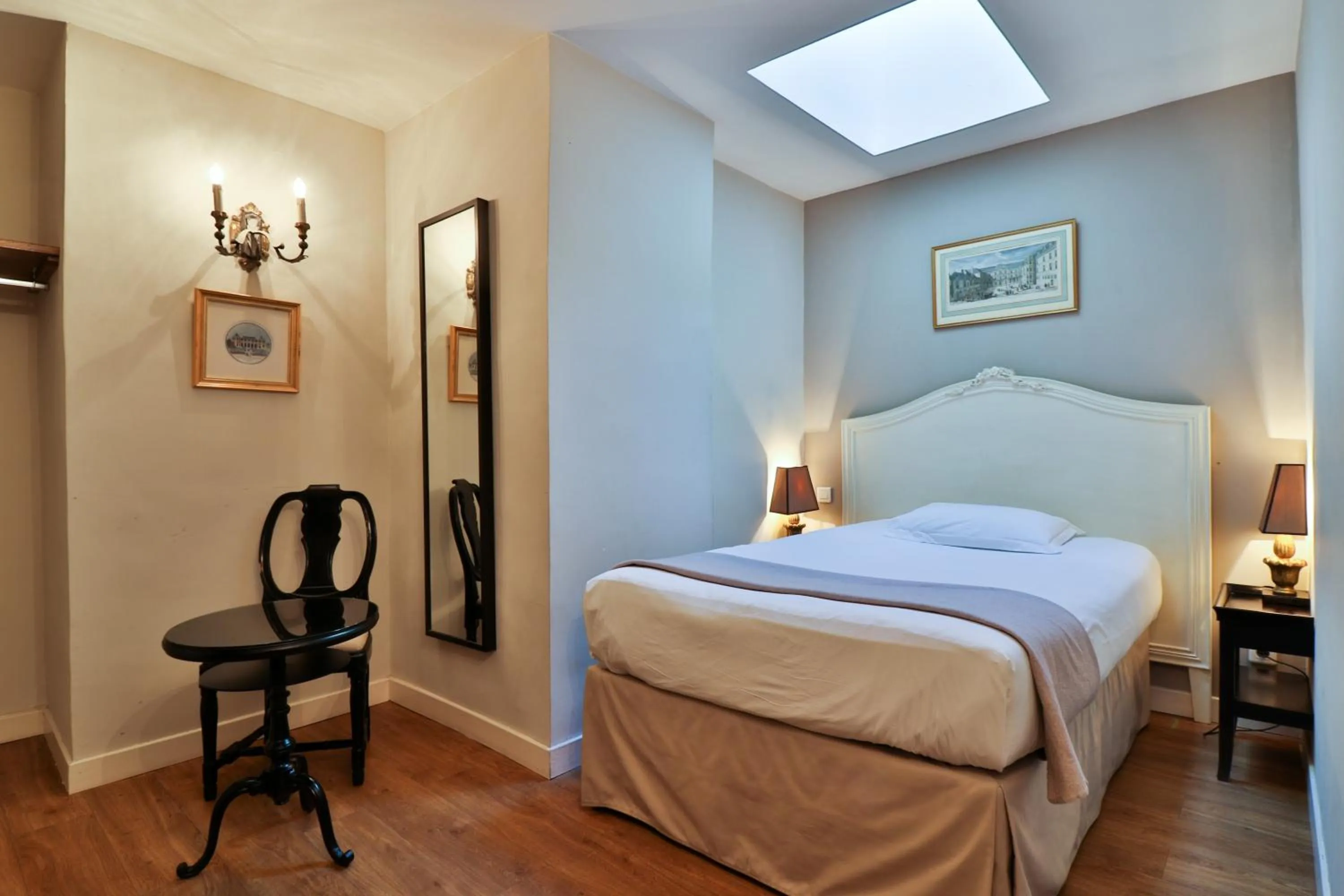 Standard Single Room in Hotel Du Midi