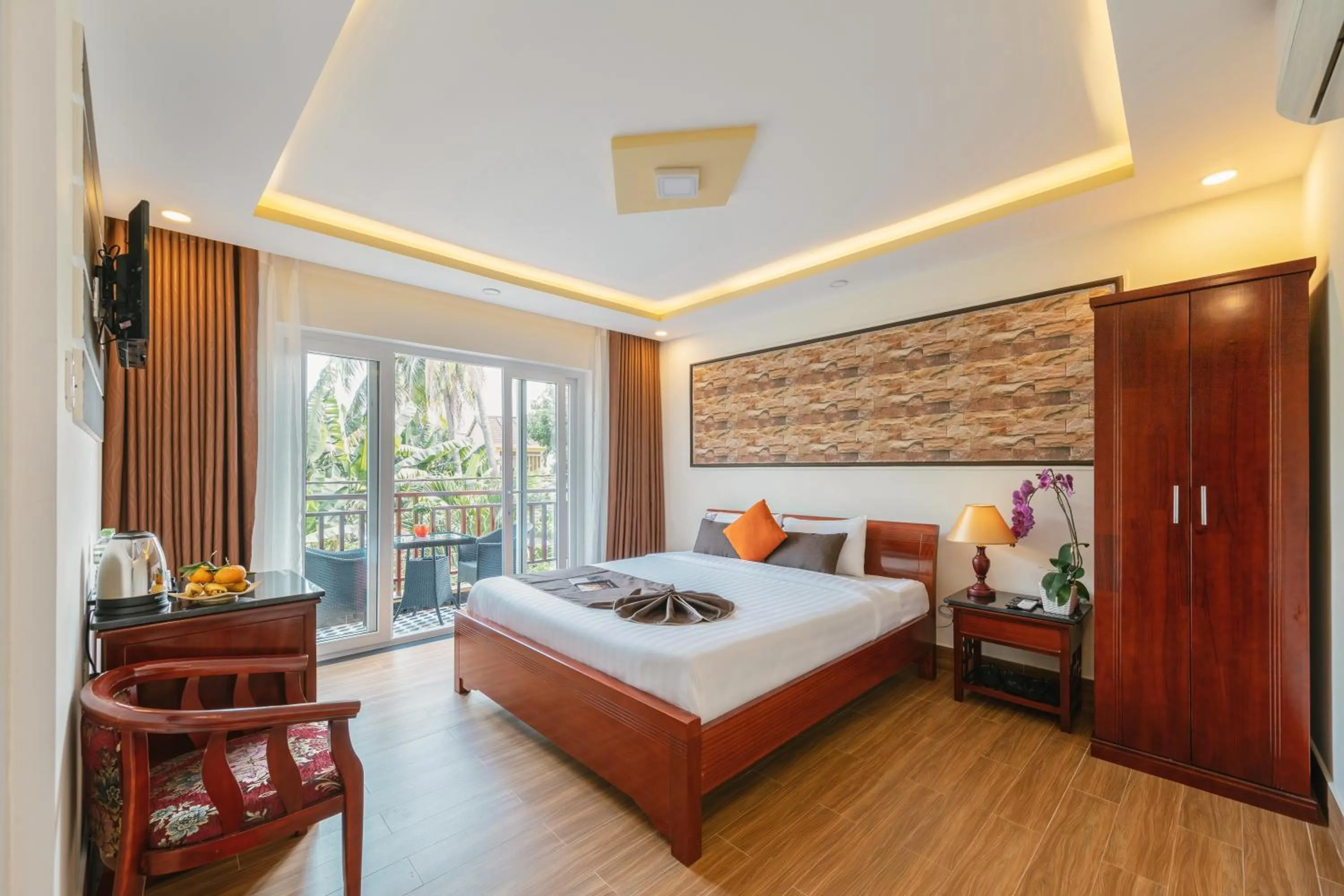 Deluxe Double Room with Balcony in Nu Ni Homestay