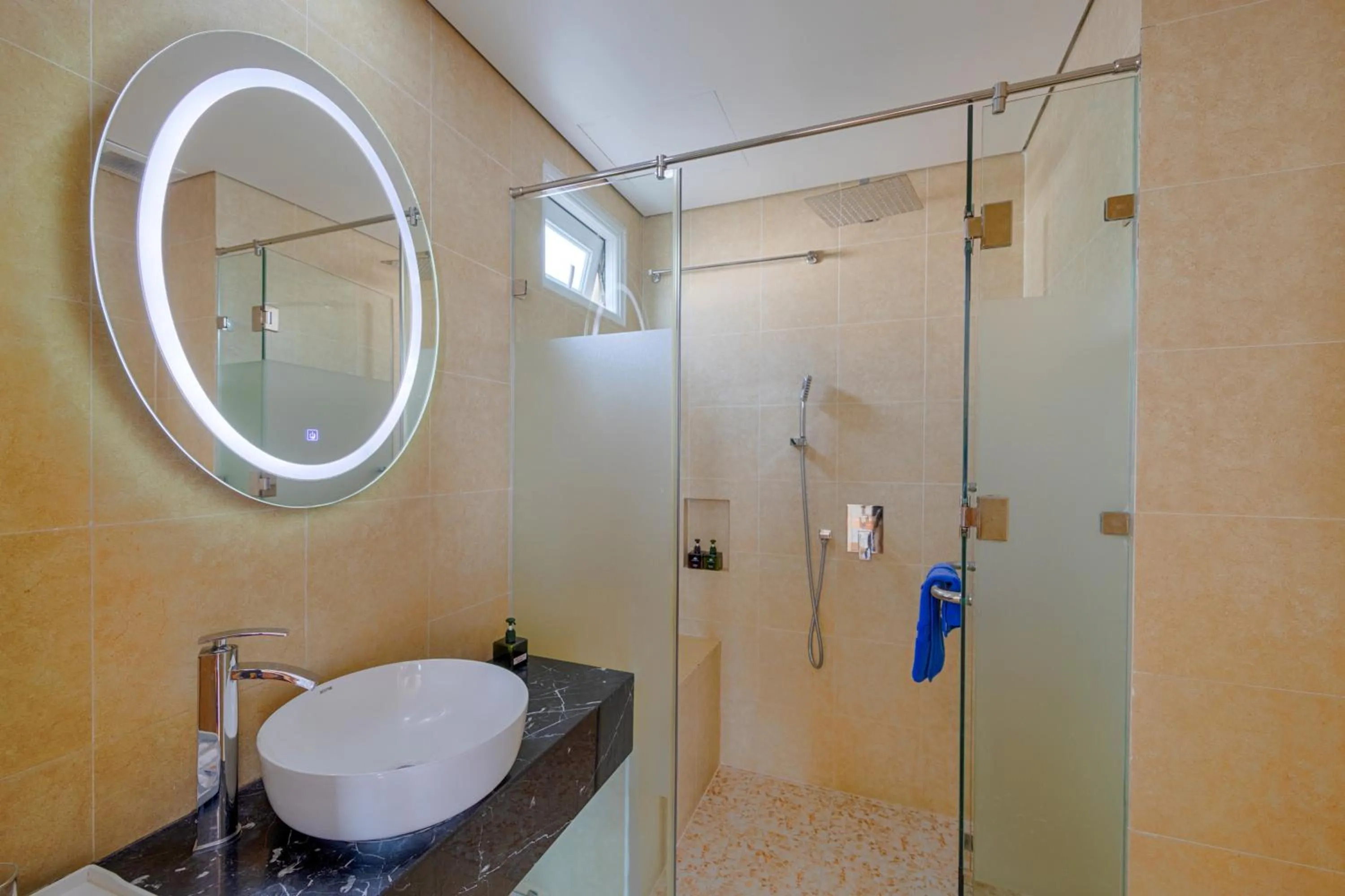 Superior Twin Room in SEA QUEEN Hotel