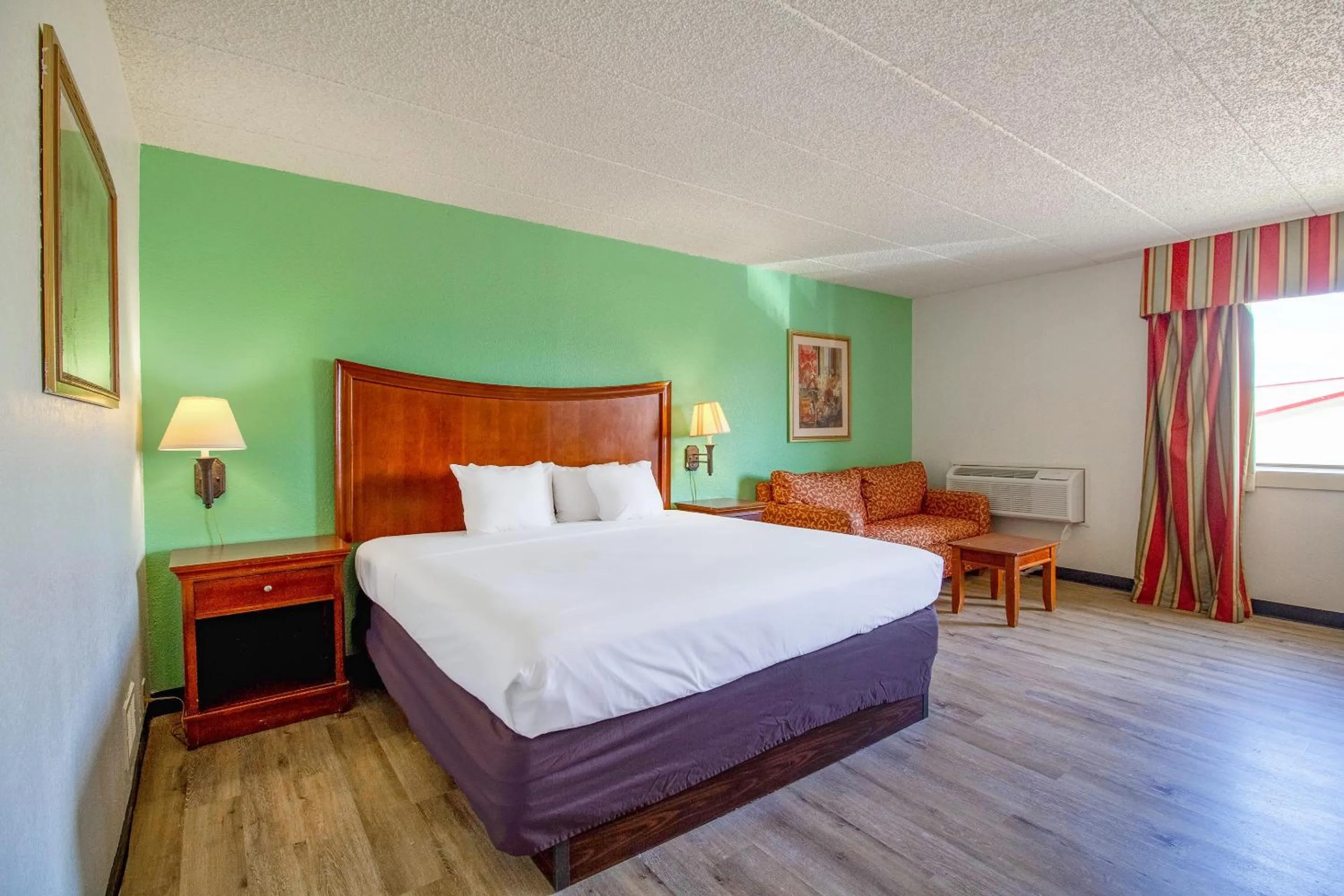 Junior Suite in Tulsa Square Hotel Central, I-44 By OYO