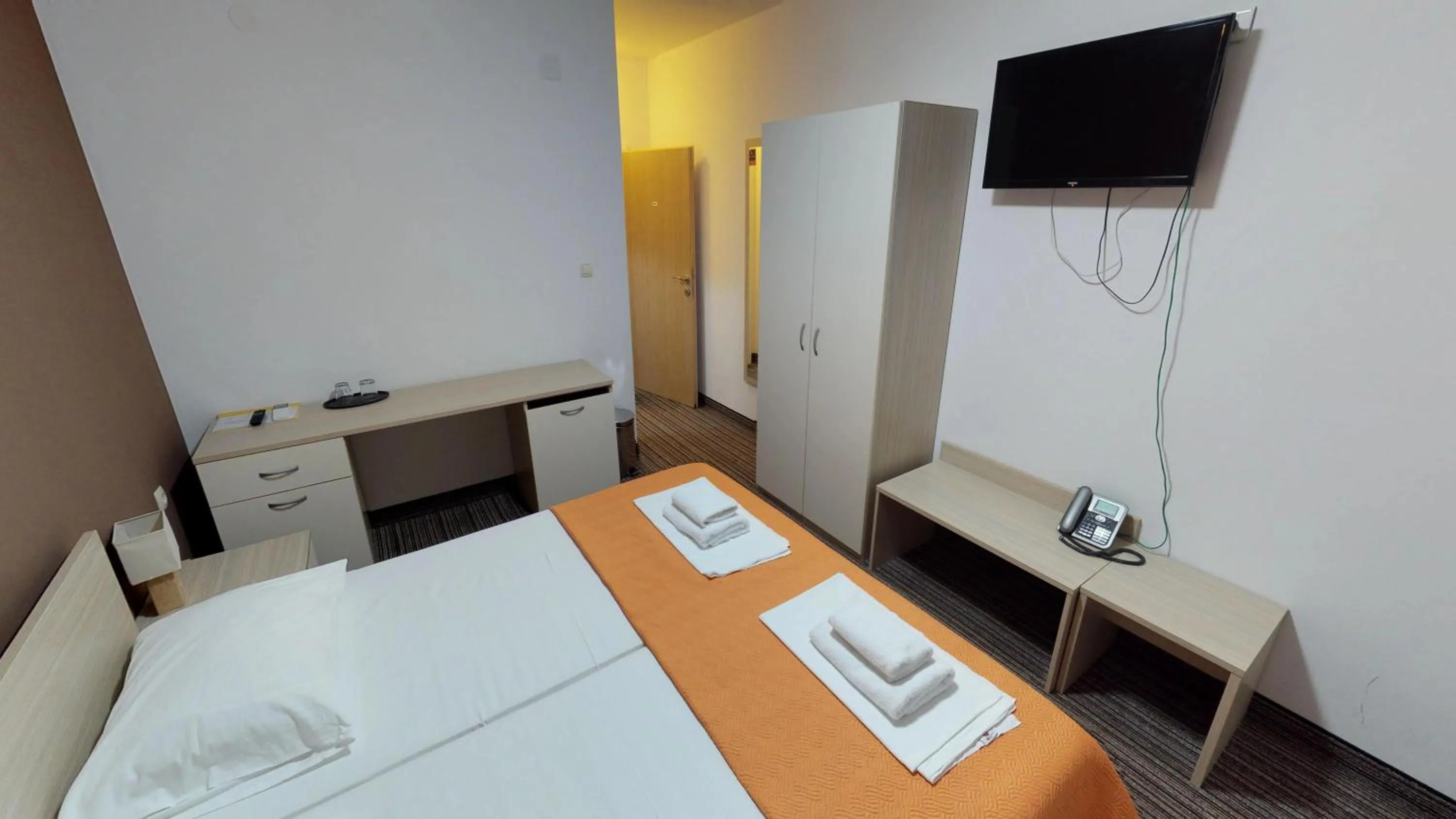 Double or Twin Room - Park Side in Hotel Belveder