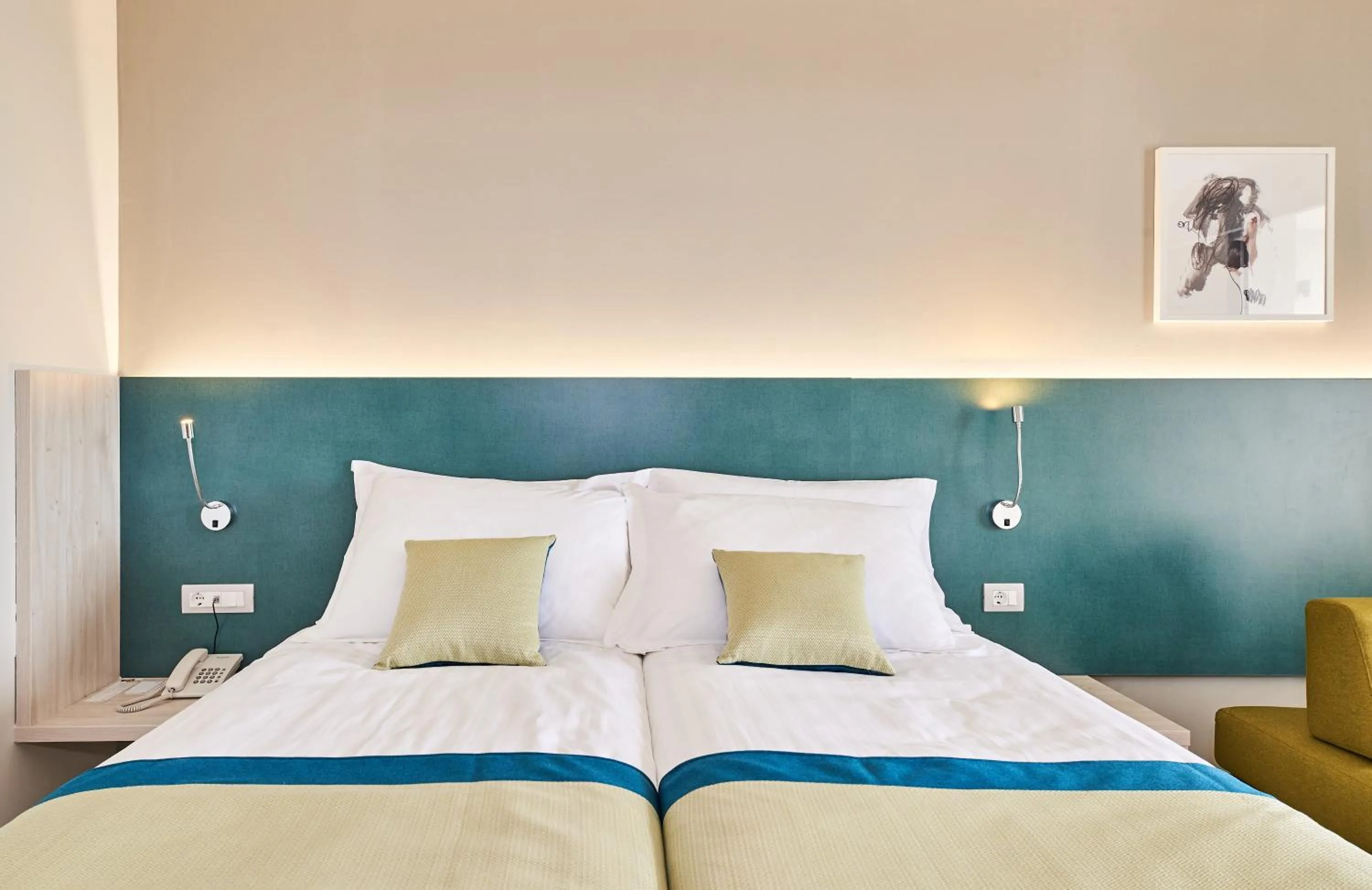 Premium Family Room with Balcony and Sea View in Hotel Sipar Plava Laguna