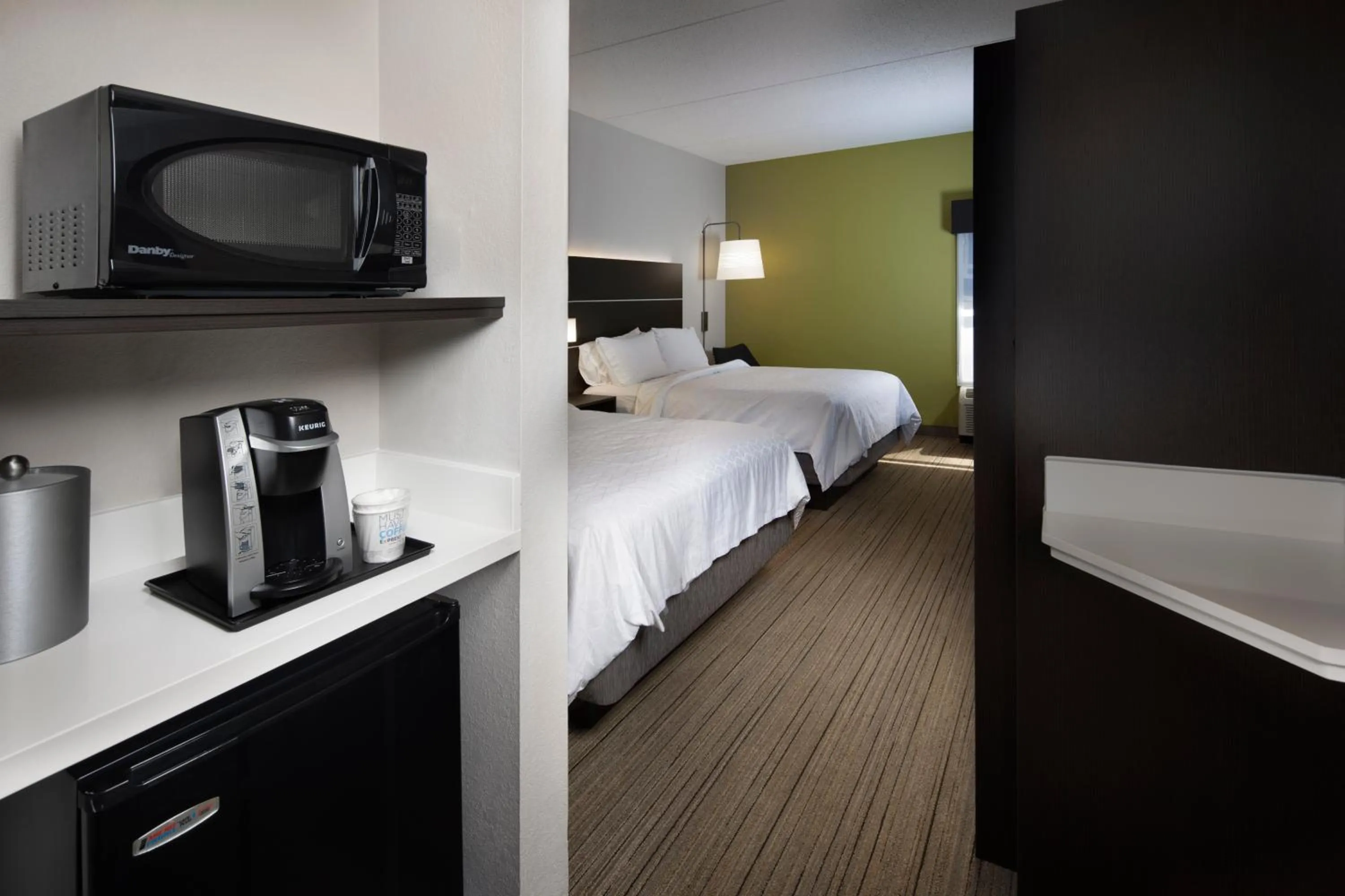 Standard Room with Two Queen Beds in Holiday Inn Express Middlesboro by IHG