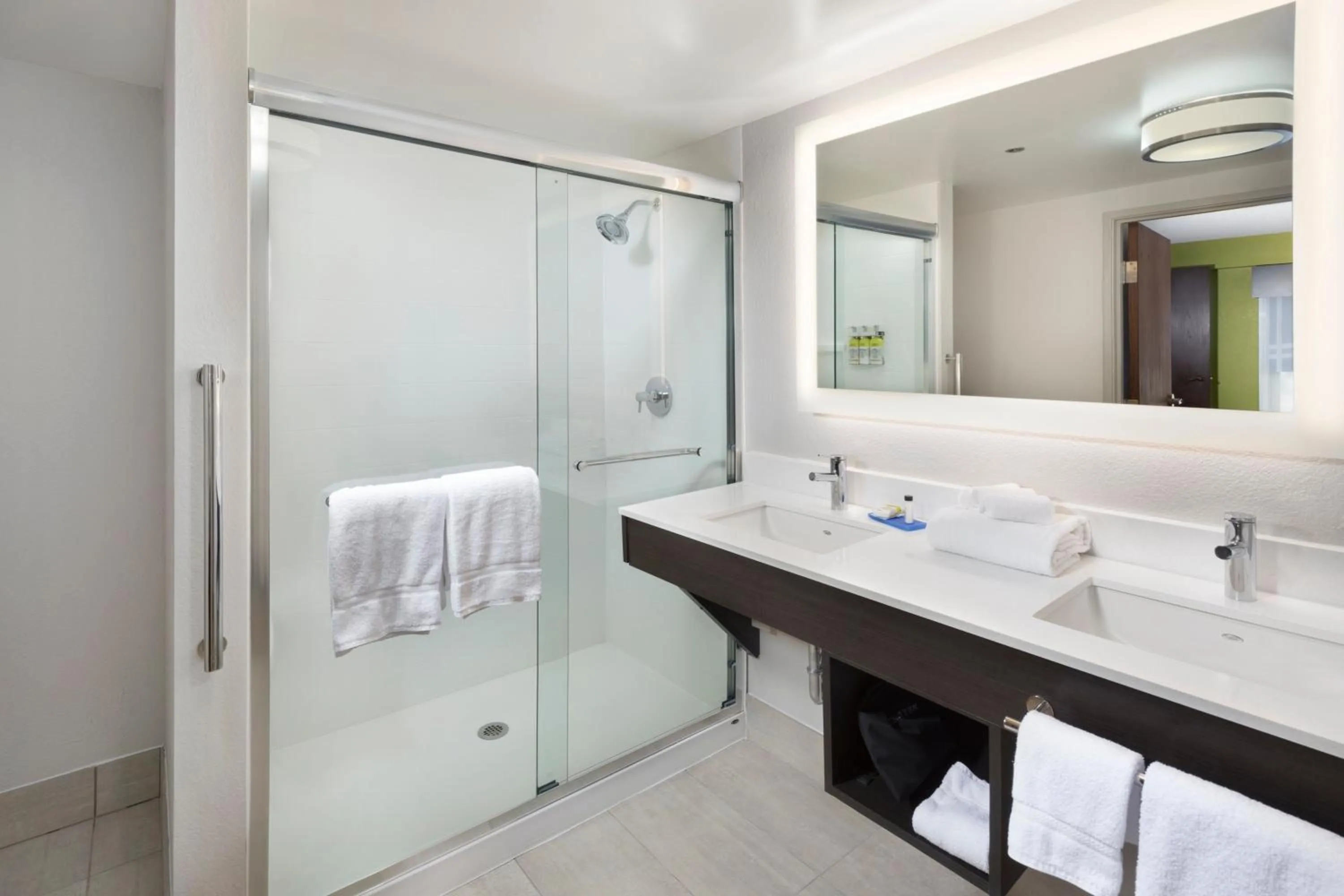 King Suite with Mountain View in Holiday Inn Express Middlesboro by IHG