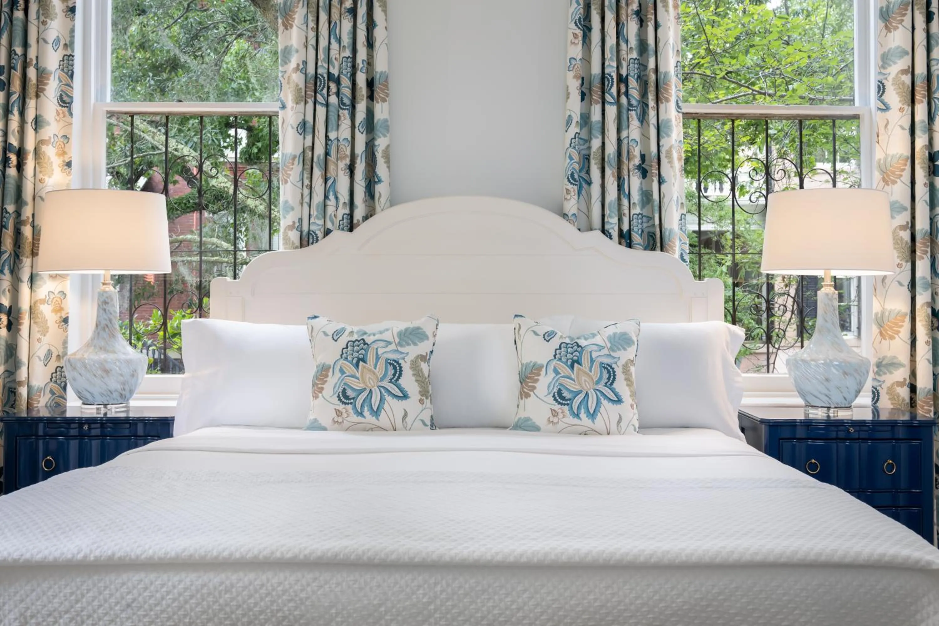 King Room - Thomas Charlton Room in Hamilton Turner Inn