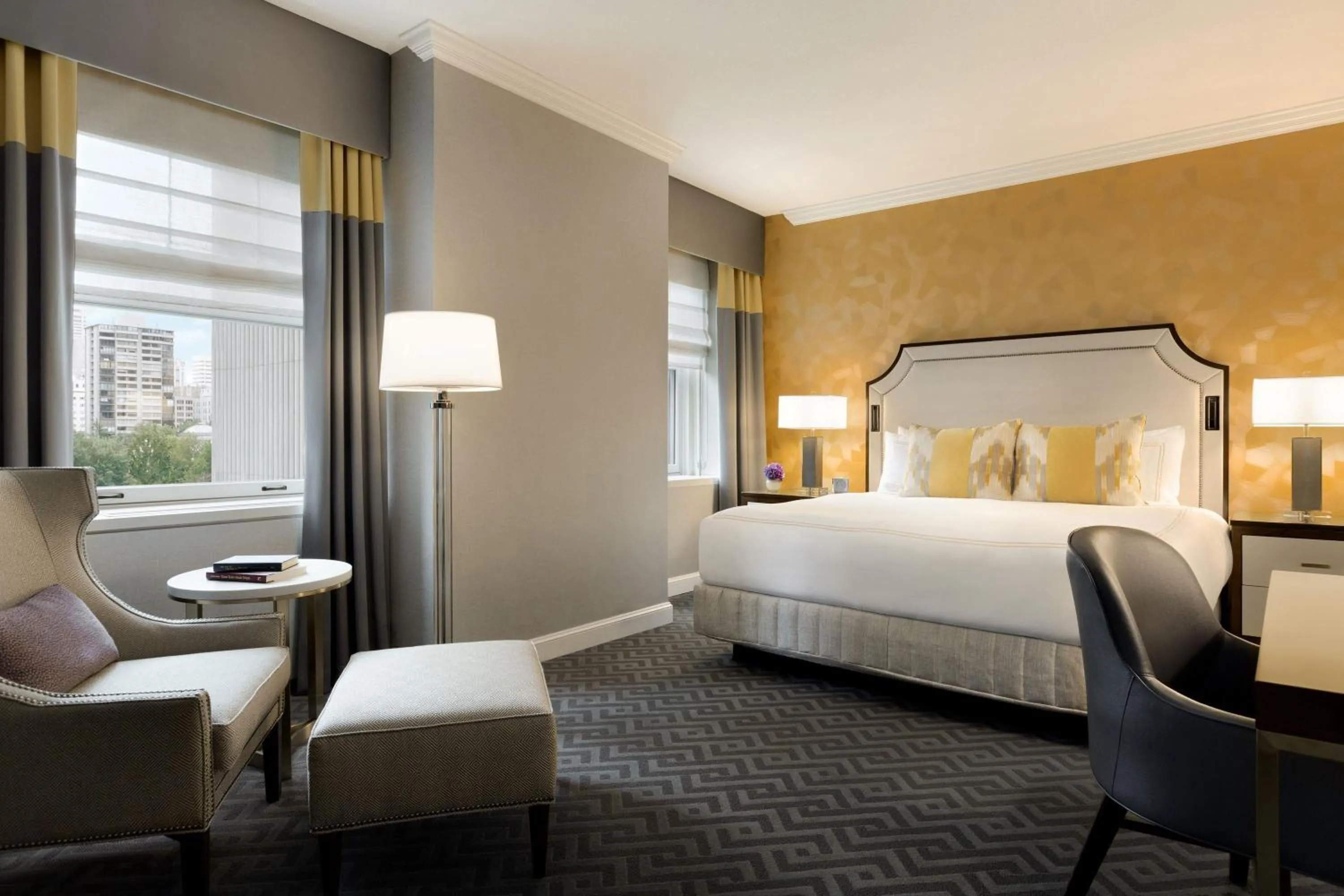 Deluxe King Room with Bay View in Fairmont Olympic Hotel