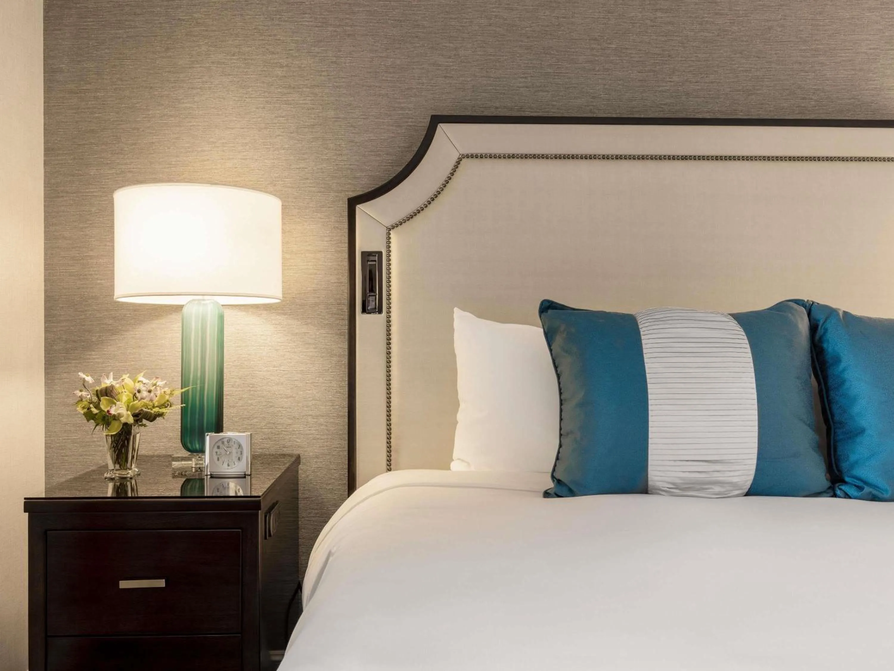 Fairmont King Room in Fairmont Olympic Hotel