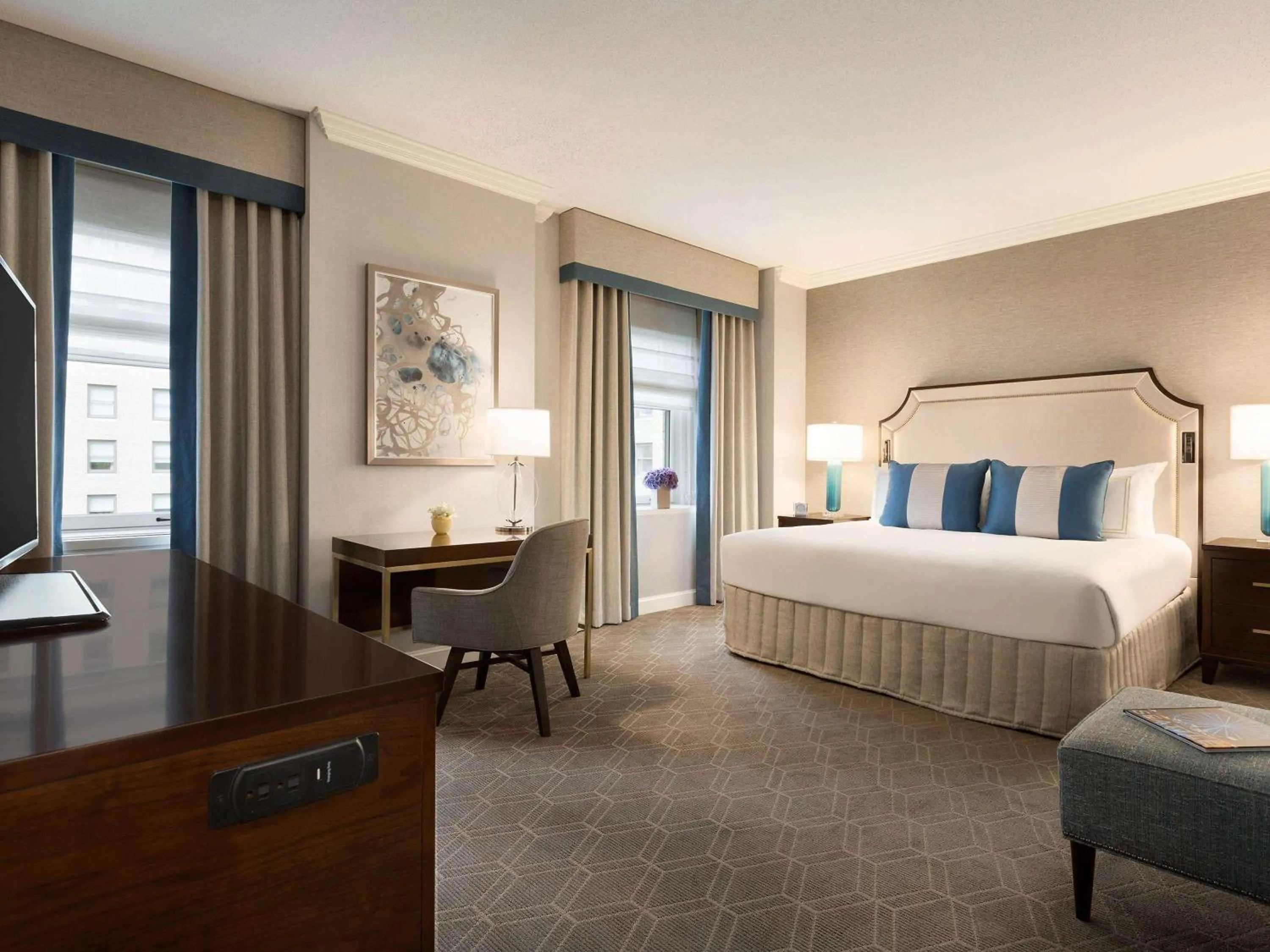 Deluxe King Room - Mobility Accessible in Fairmont Olympic Hotel