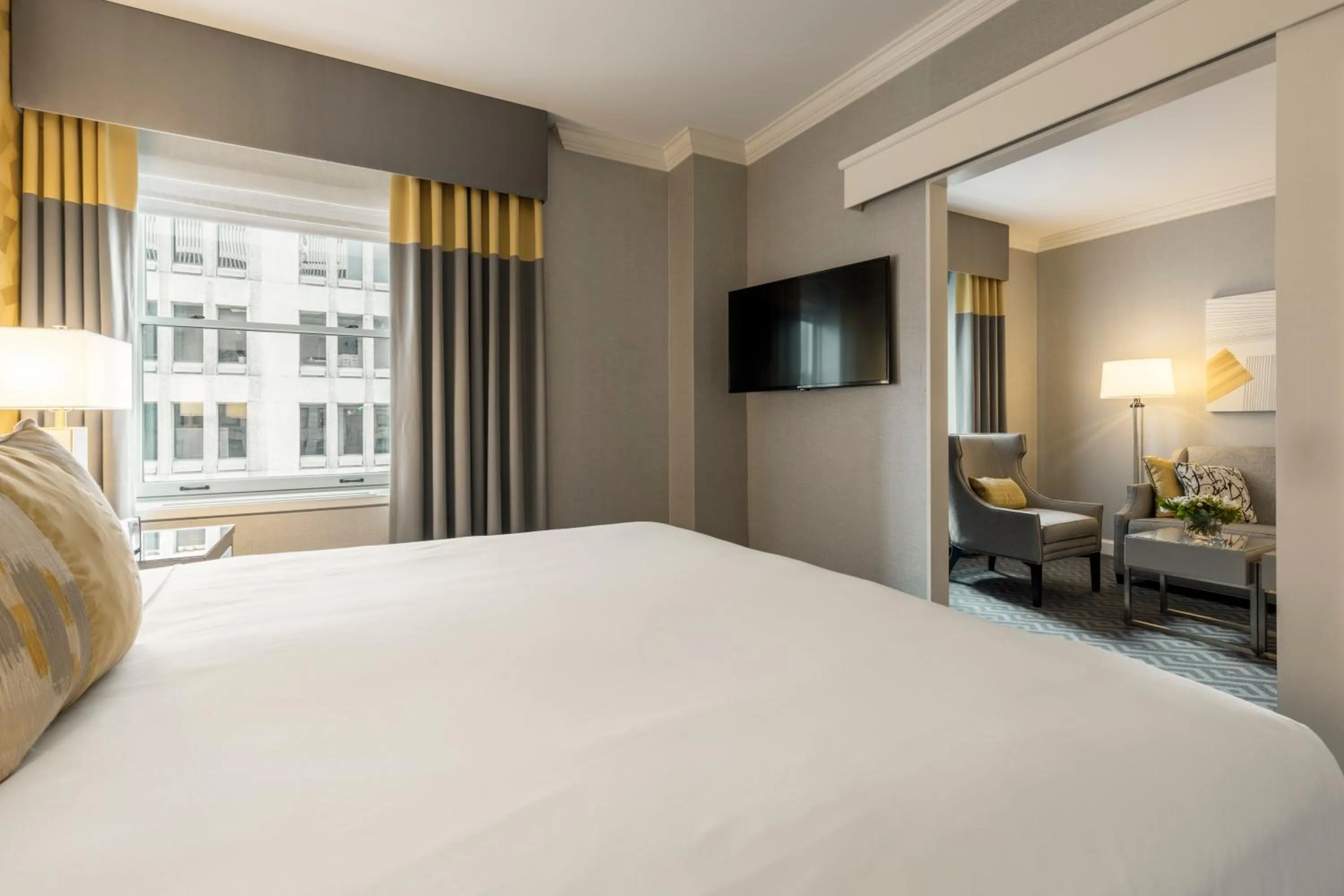 Signature Junior King Suite - High Floor in Fairmont Olympic Hotel