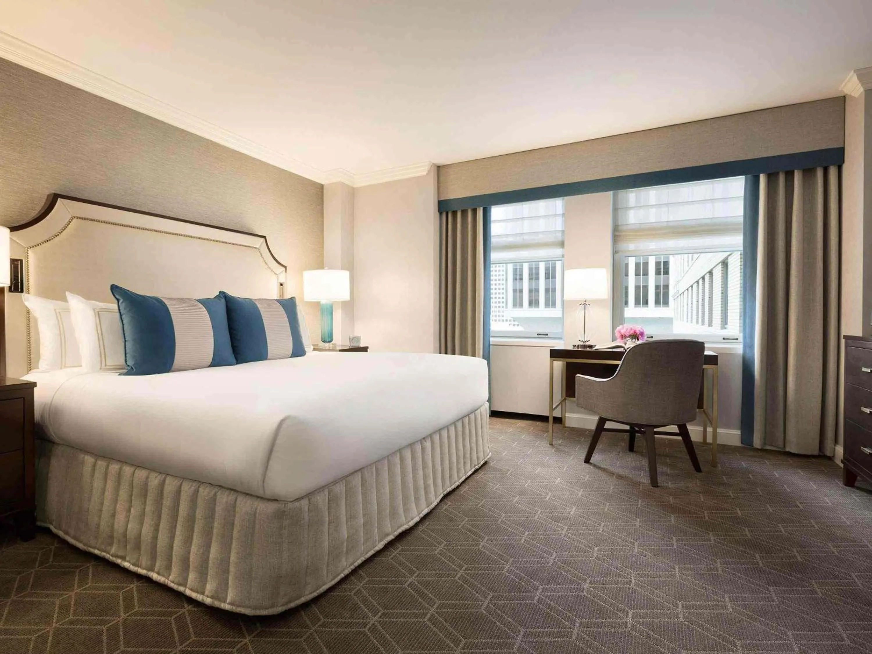 Fairmont King Room with Tub - Hearing Accessible in Fairmont Olympic Hotel