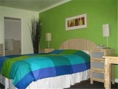 Queen Room in Sequoia Inn Redwood City