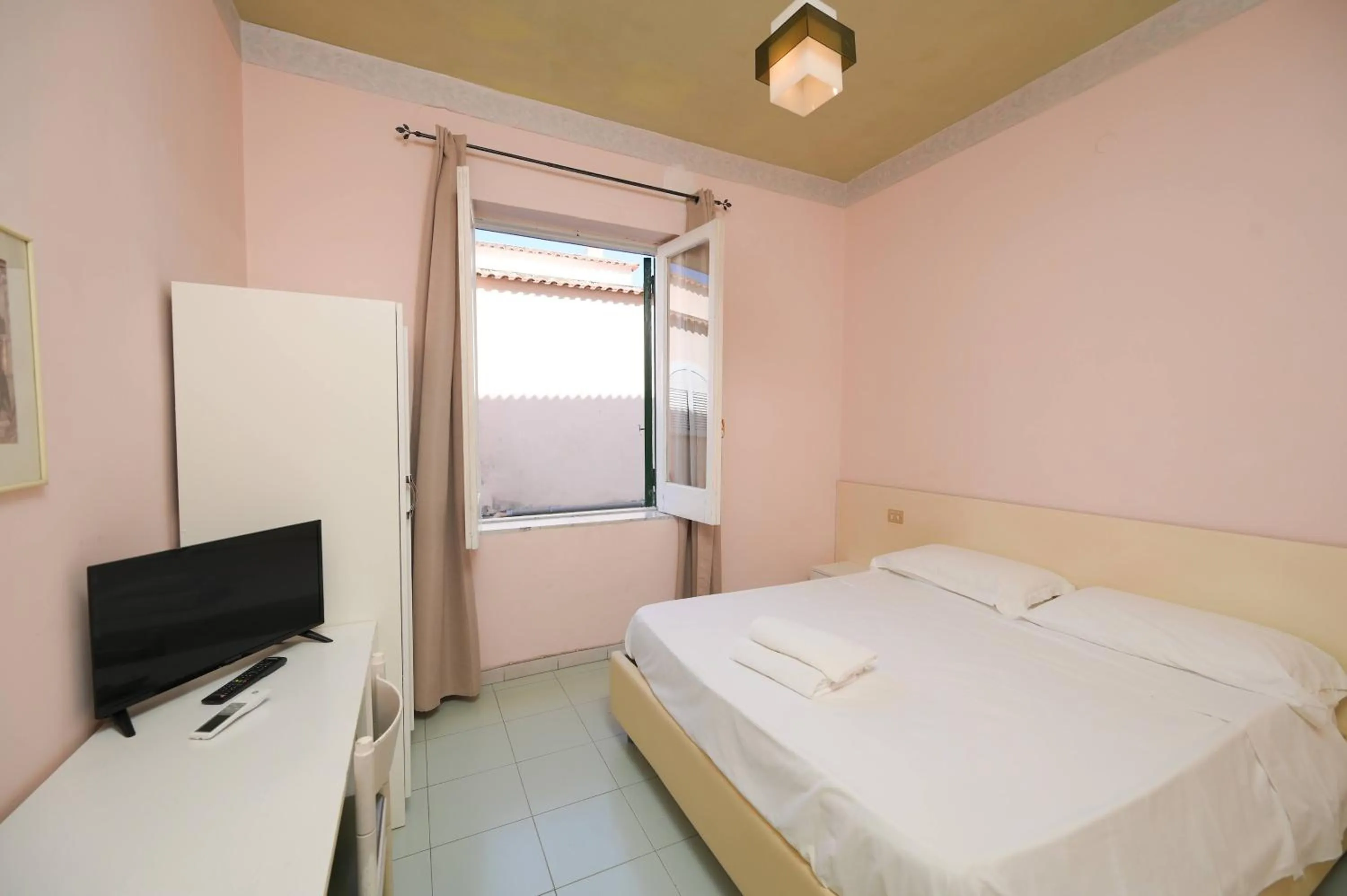 Double Room in Villa Diana - Beach & Rooms