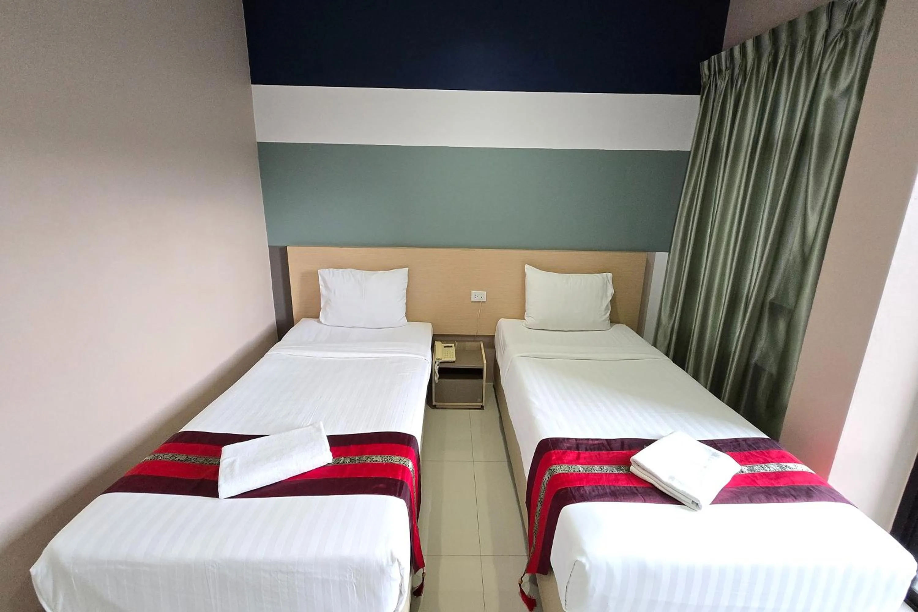 Superior Twin Room in JJ Residence Phuket Town