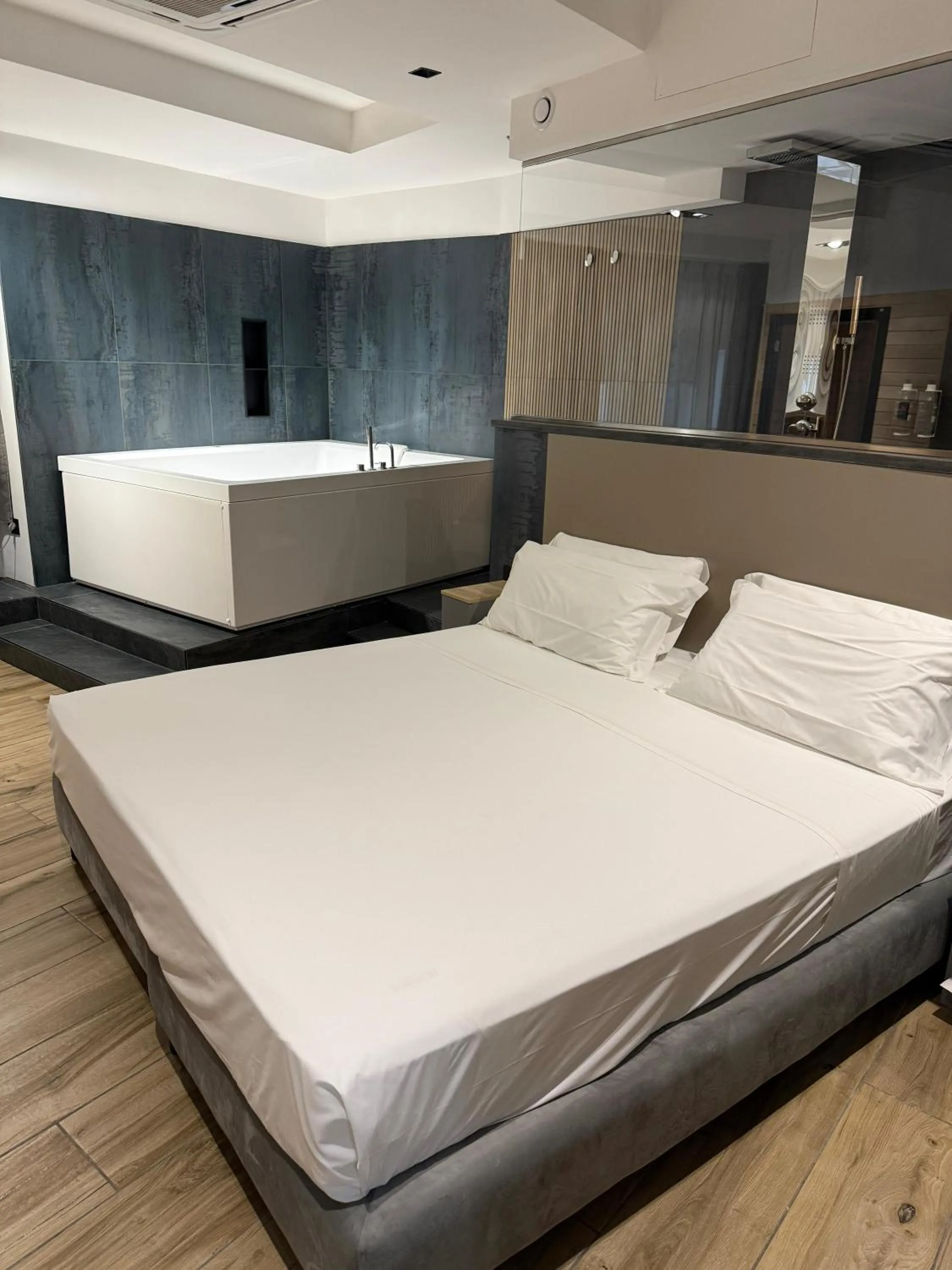 Junior Suite with Sauna in Golden Hotel