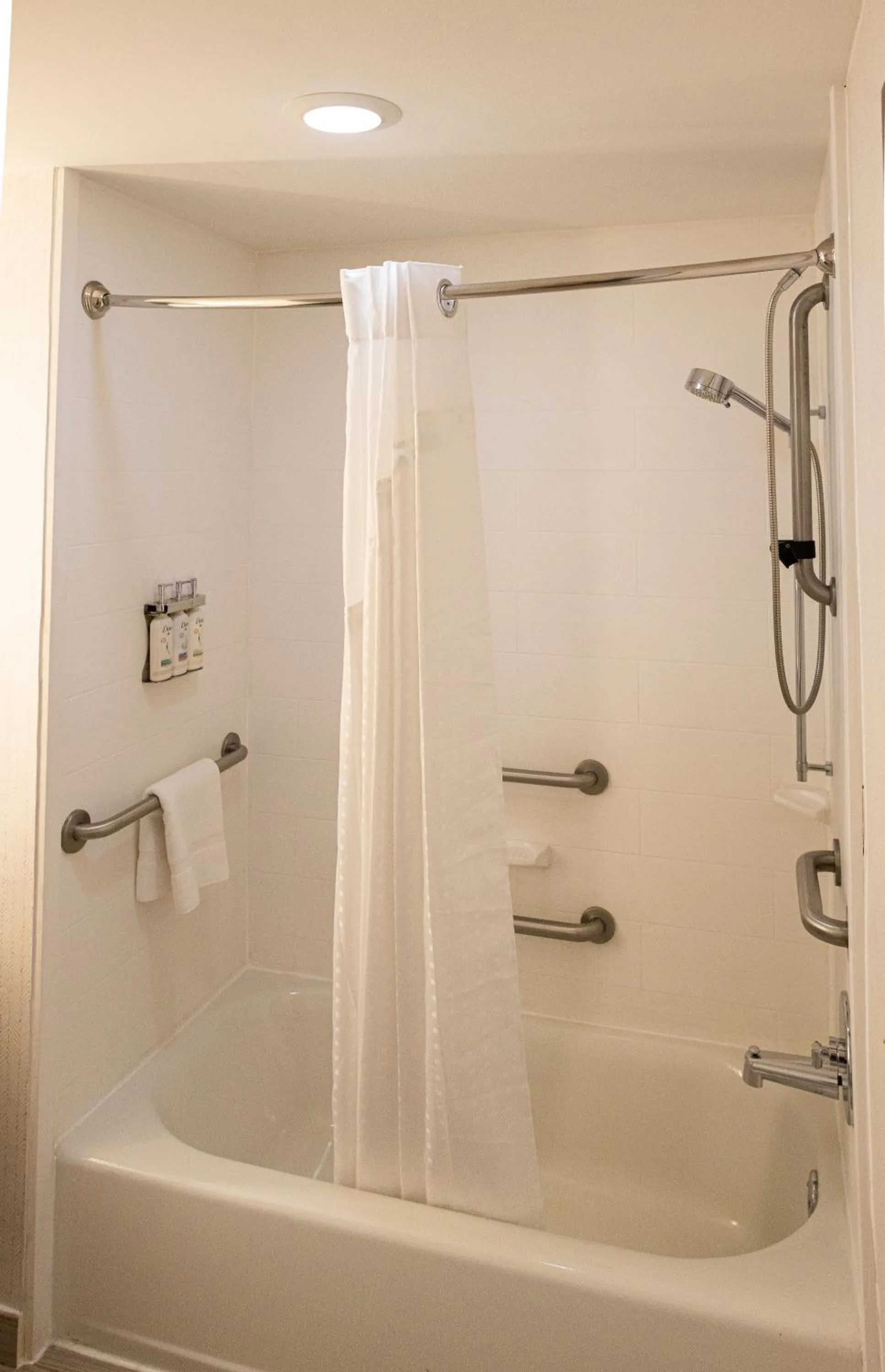 King Room - Mobility Access/Hearing Accessible in Holiday Inn Macon North by IHG