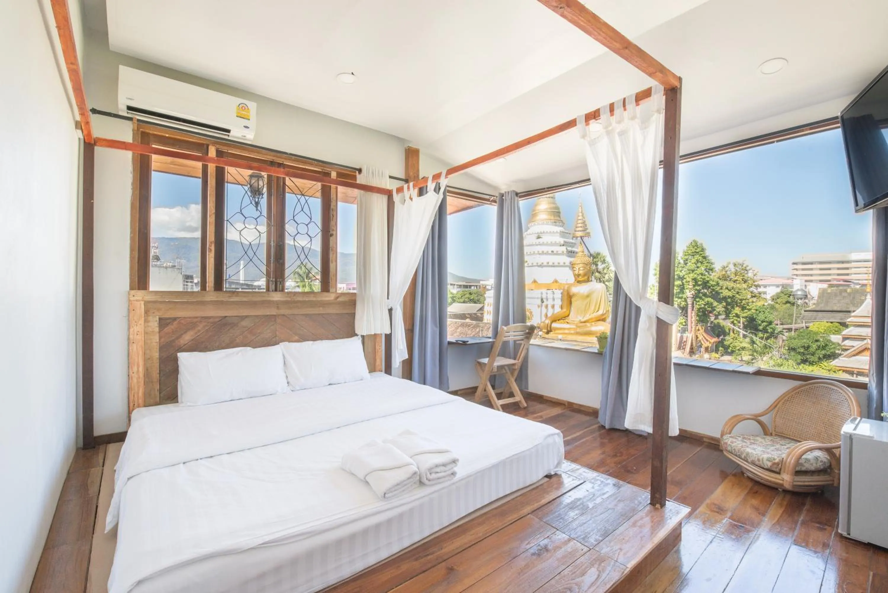 Deluxe Double Room with Panoramic View in Sri Chiang Yeun House