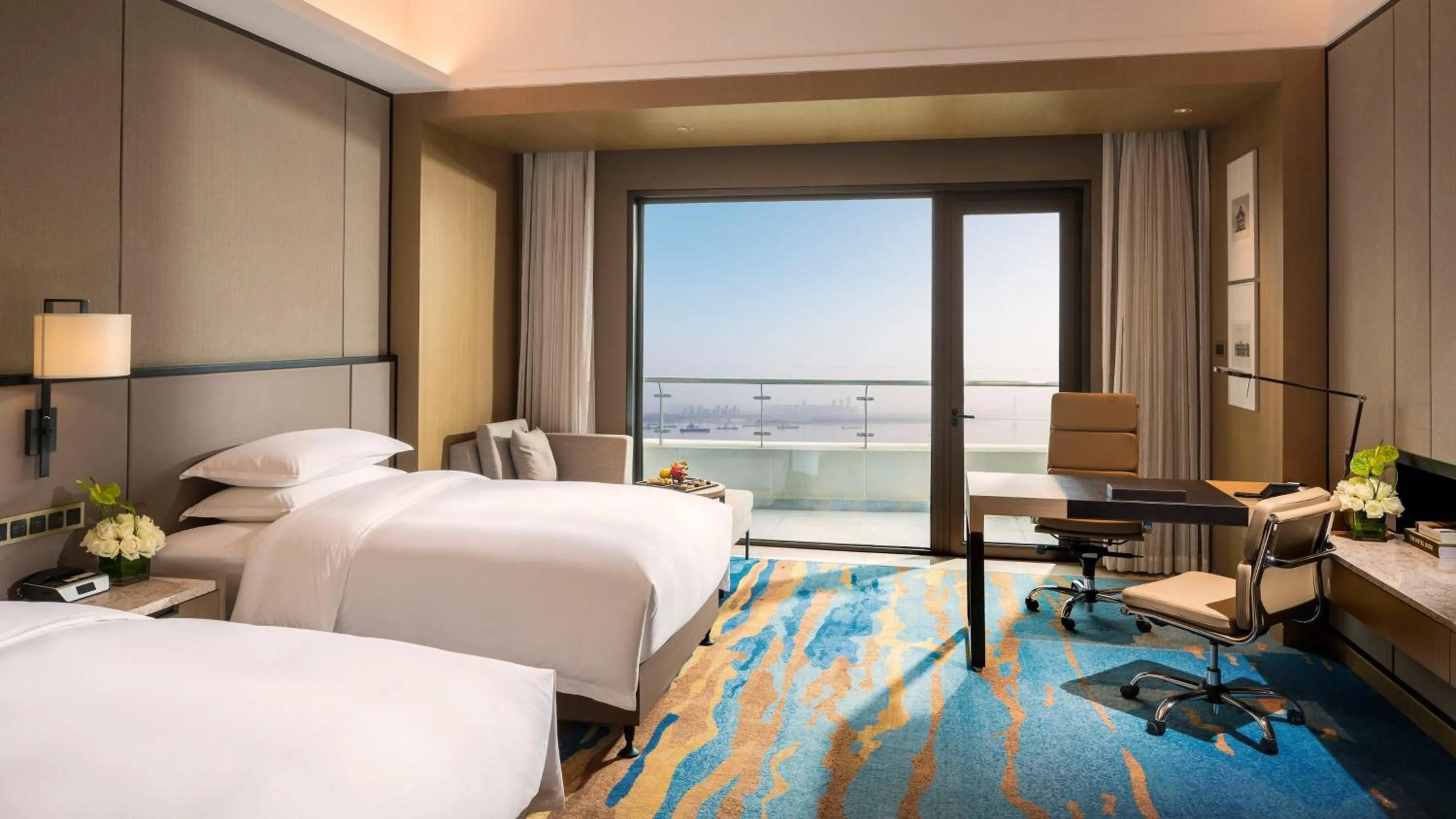 Classic Twin Room with River View - Club Lounge Access in InterContinental Wuhan by IHG - Yangtze River View