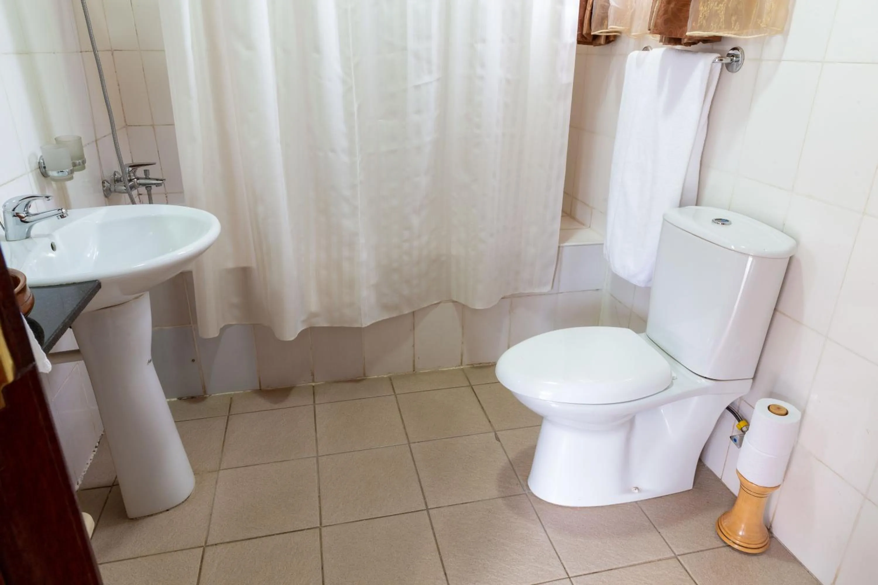 Economy Double Room in Hotel Chez Lando