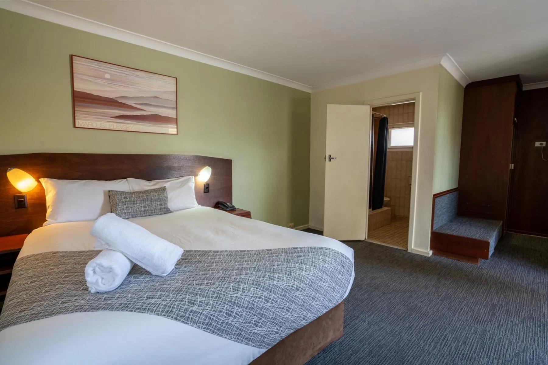Standard King Room in Hospitality Kalgoorlie, SureStay Collection by Best Western