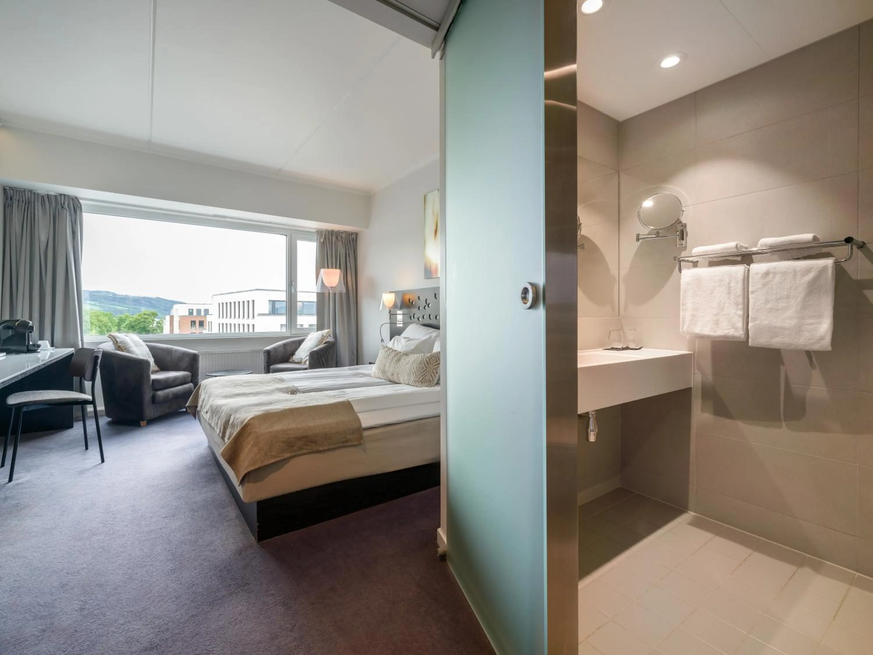 Superior Double Room in Quality Hotel Strand Gjøvik