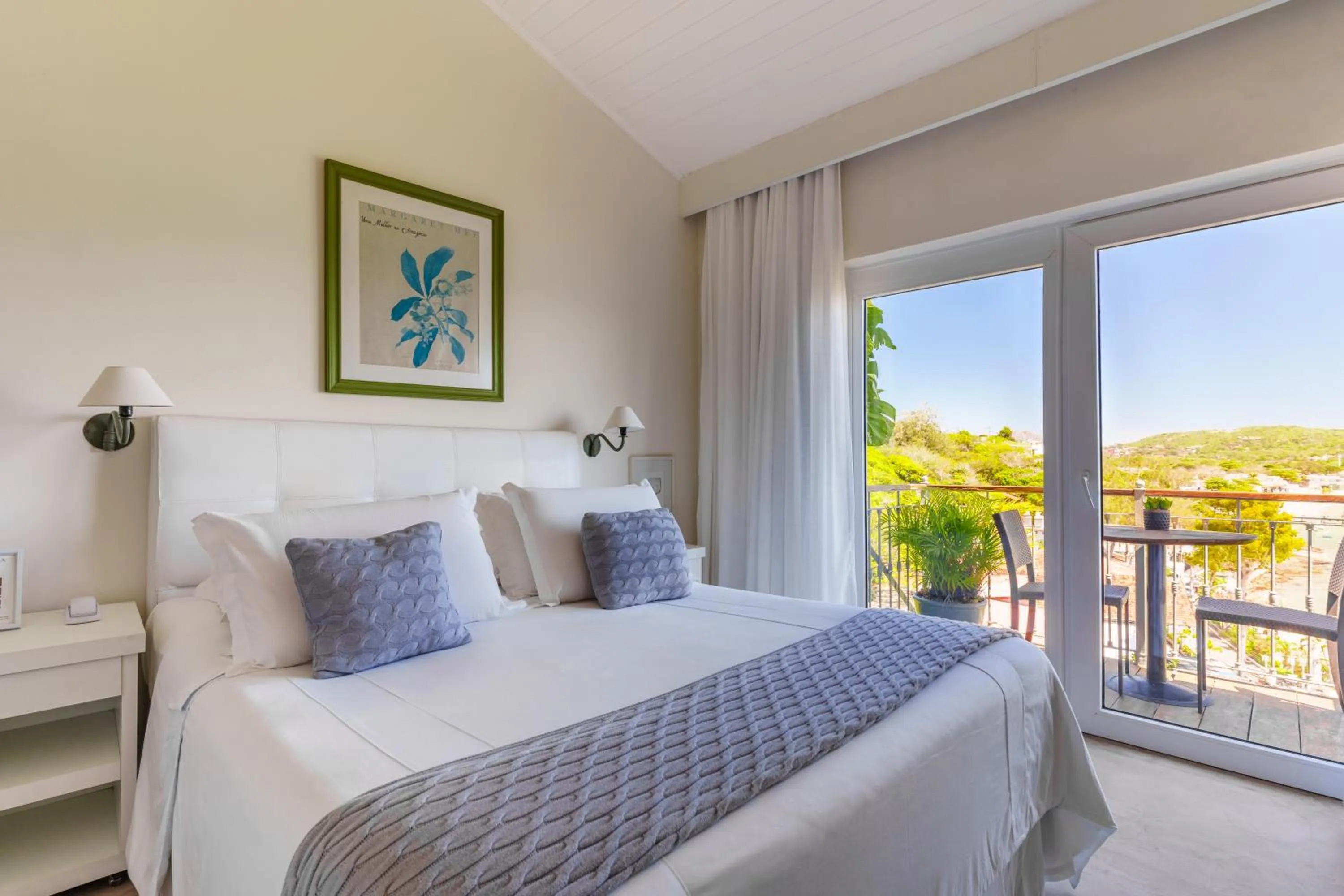 Deluxe Double Room with Sea View in Abracadabra Boutique Hotel