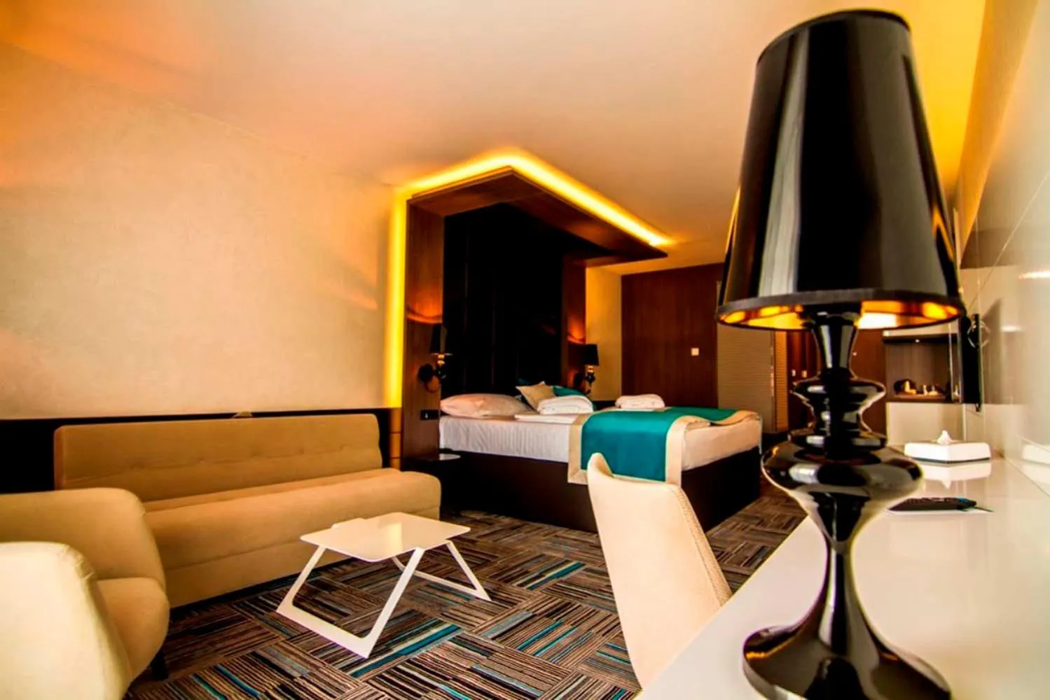 Deluxe Triple Room in Hotel Hills Sarajevo Congress & Thermal Spa Resort