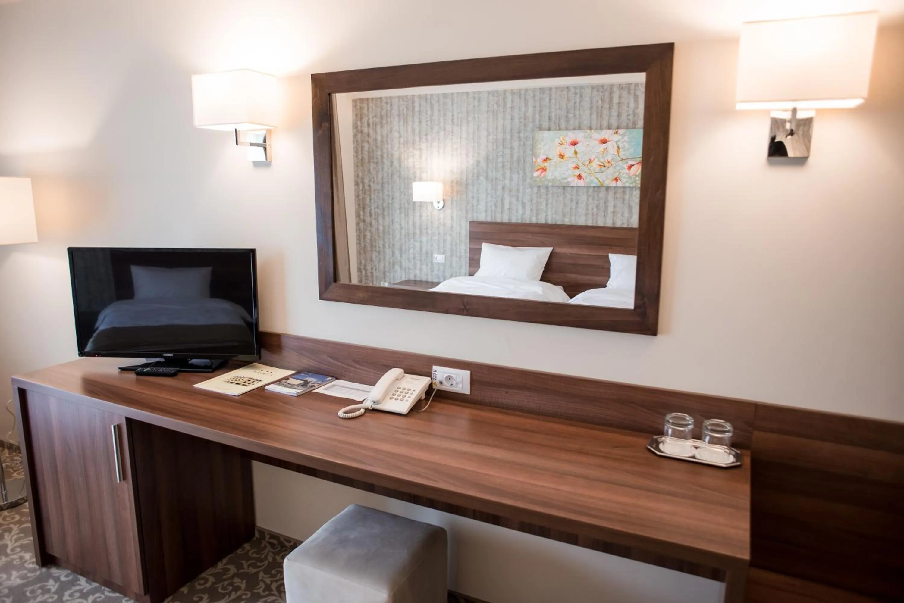 Deluxe Twin Room Non Smoking - single occupancy in Hotel Arnia